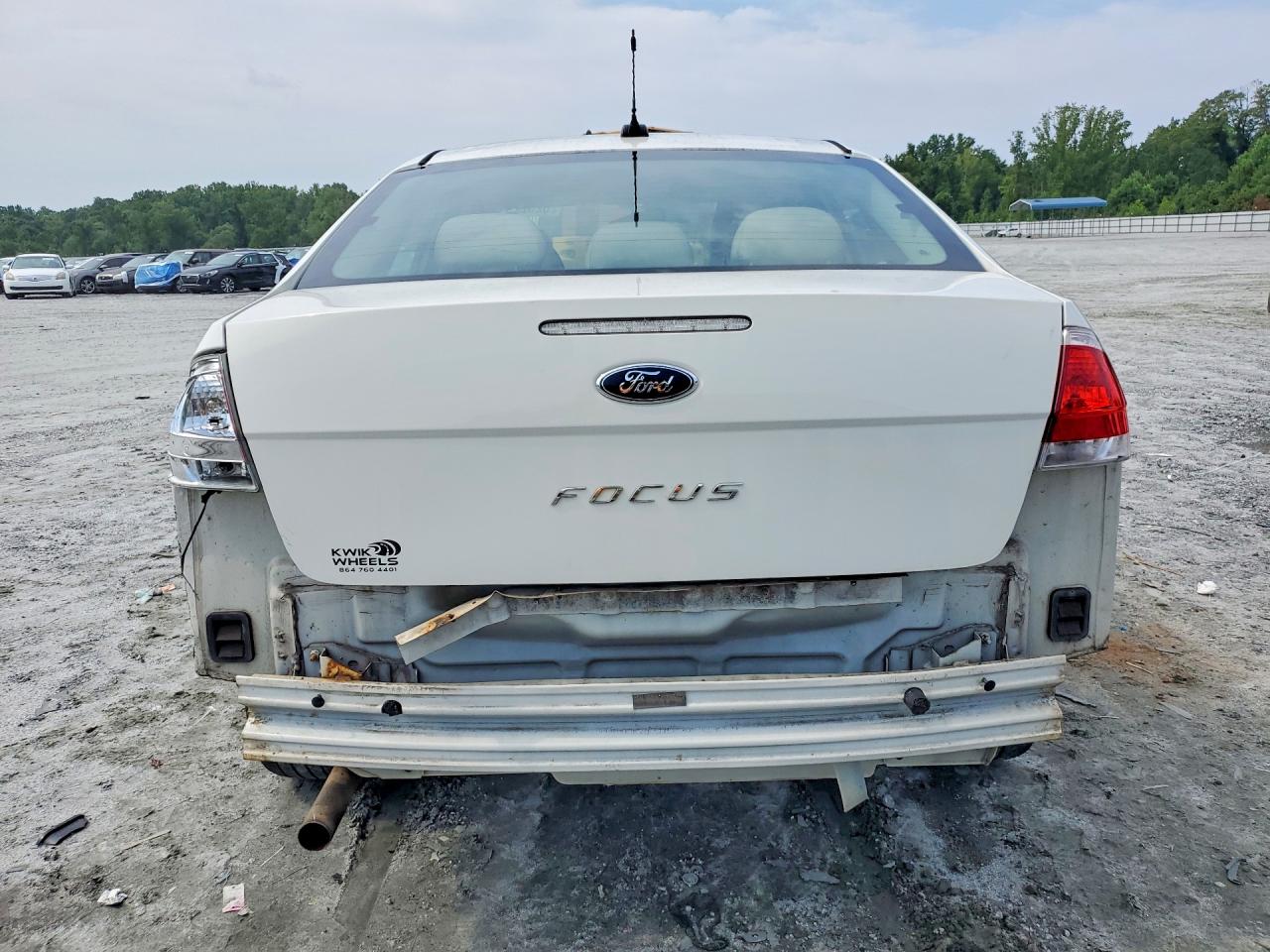 2010 Ford Focus S White vin: 1FAHP3EN9AW230306