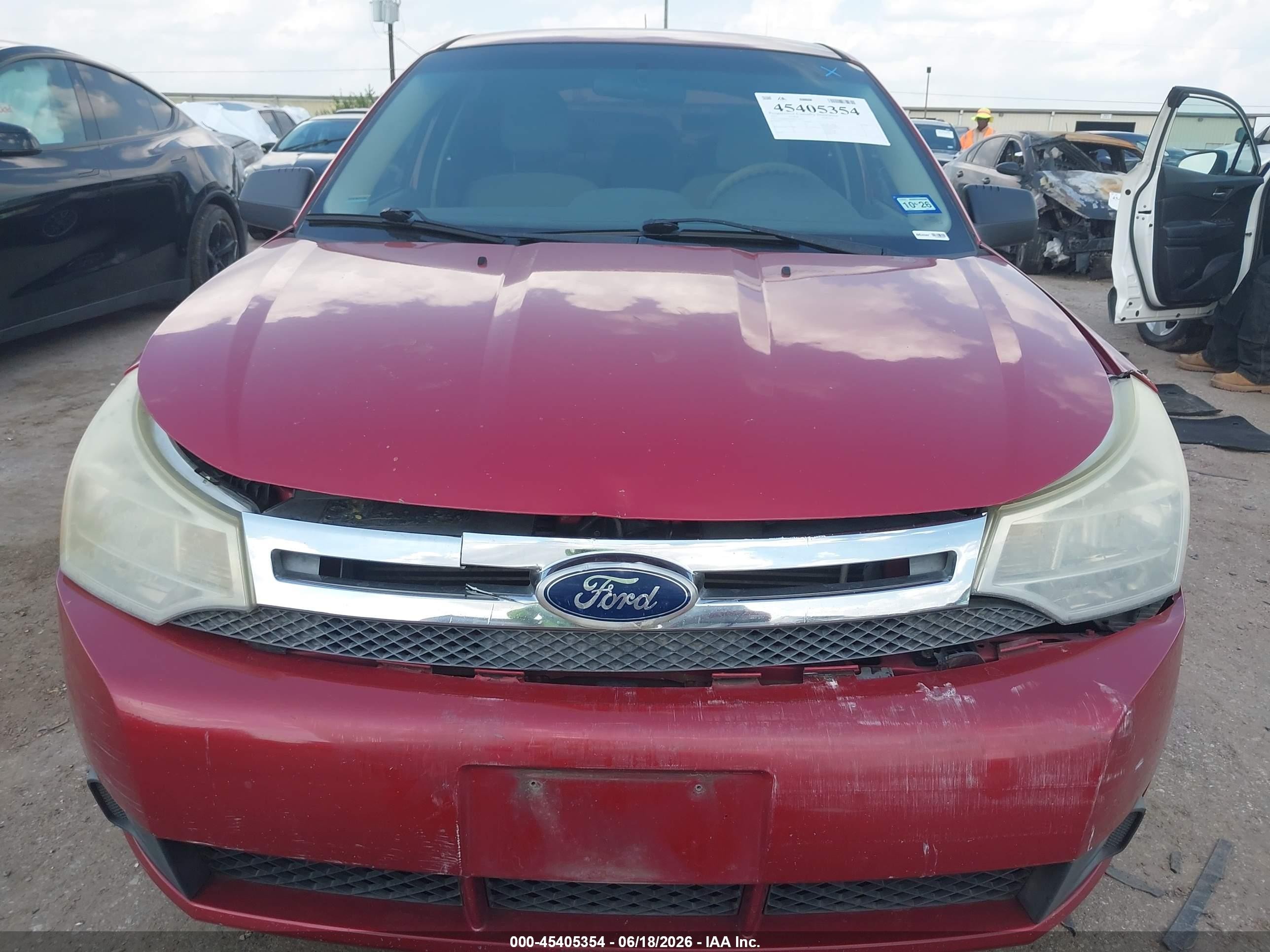 2011 Ford Focus S Red vin: 1FAHP3EN9BW119837
