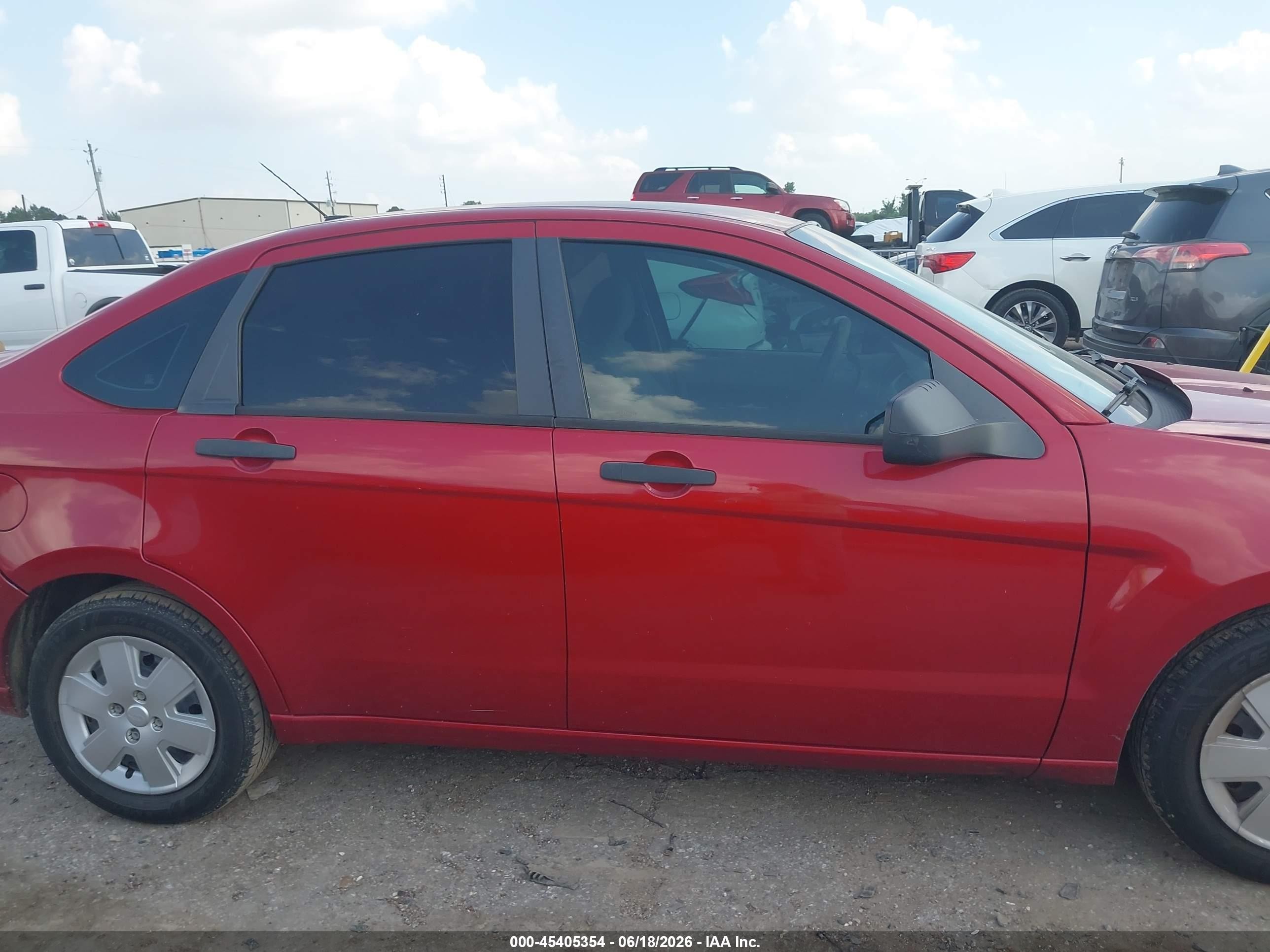 2011 Ford Focus S Red vin: 1FAHP3EN9BW119837
