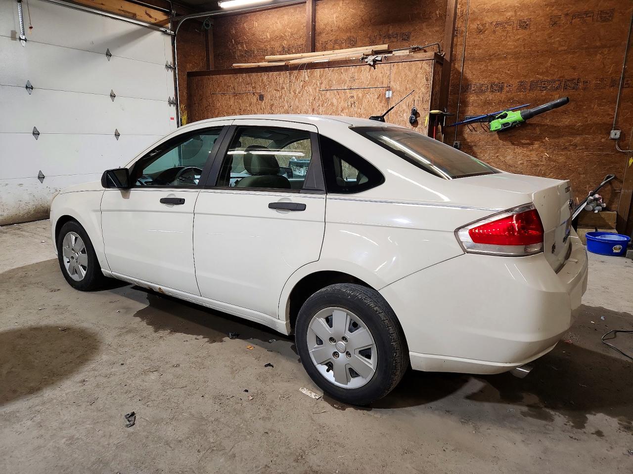 2010 Ford Focus S White vin: 1FAHP3ENXAW294306