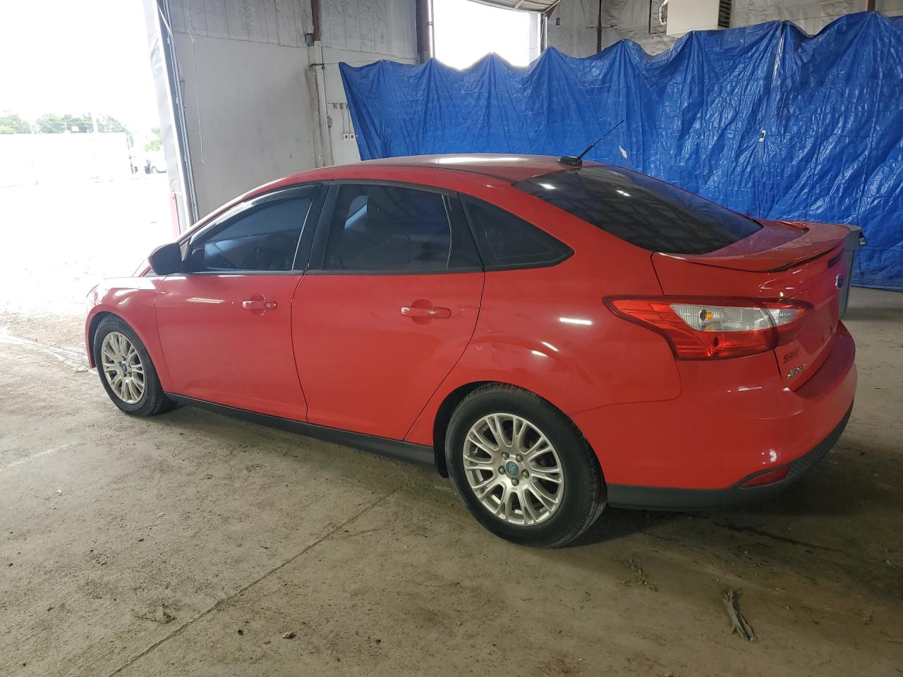 2012 Ford Focus Se Red vin: 1FAHP3F20CL123430 Damage: Left Qtr Panel, Dent(S) W/ Paint Dmg, 3 To 4 Inches