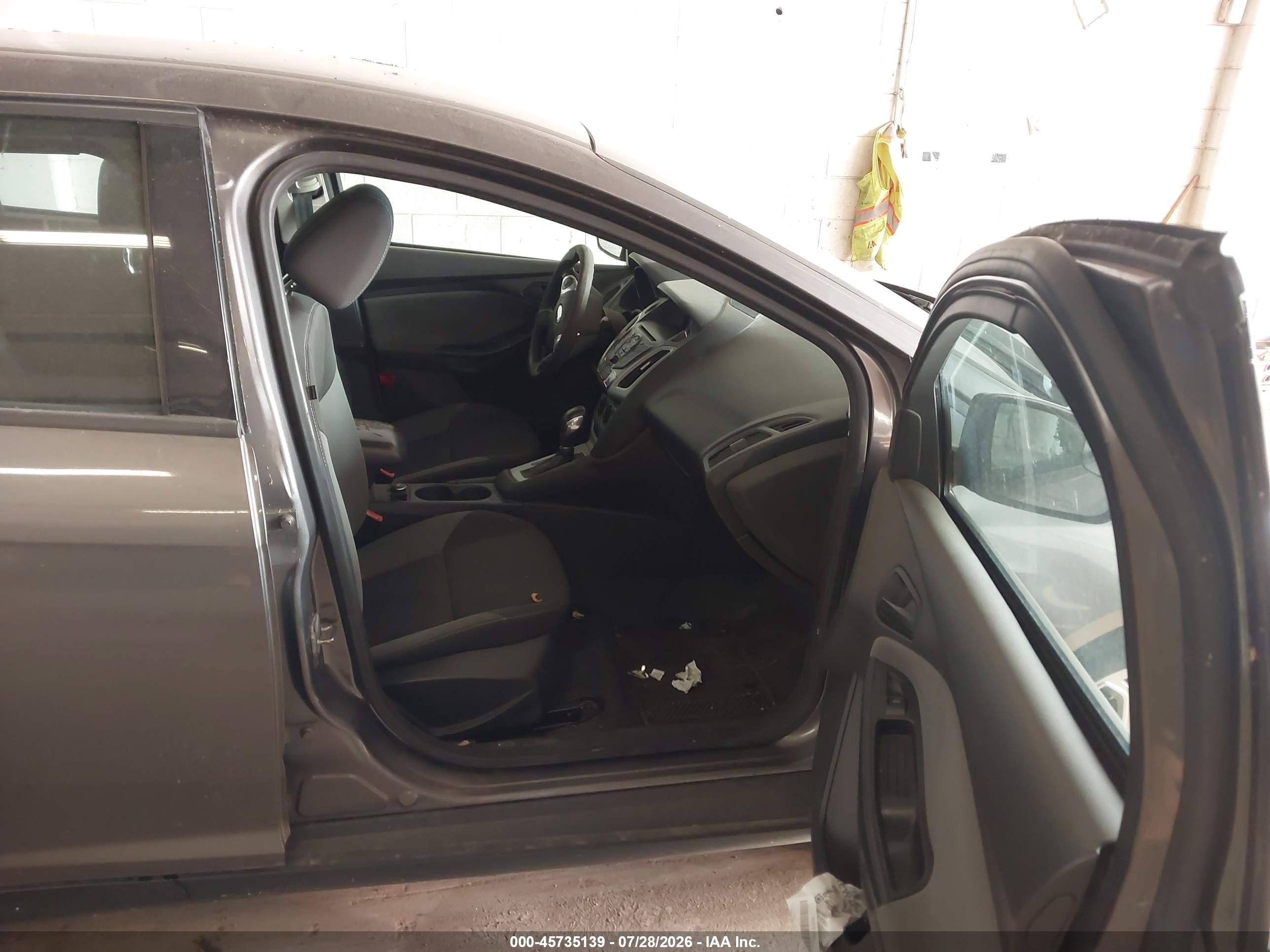 2012 Ford Focus Se Gray vin: 1FAHP3F20CL144827
