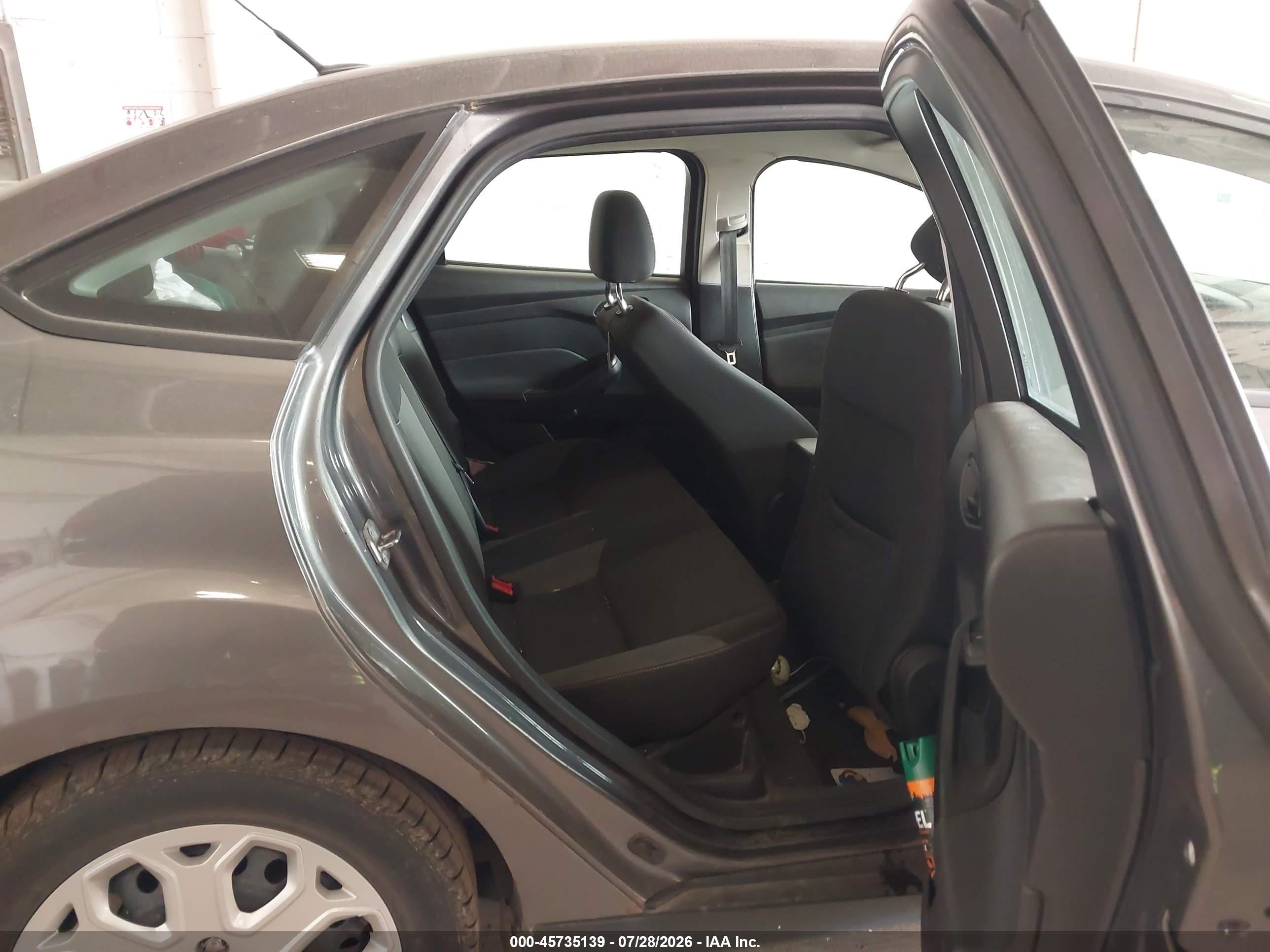 2012 Ford Focus Se Gray vin: 1FAHP3F20CL144827