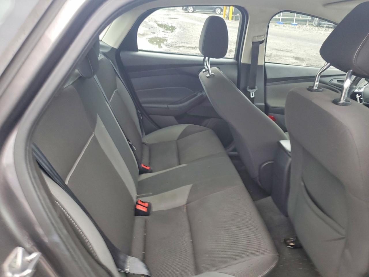 2012 Ford Focus Se Серебряный vin: 1FAHP3F20CL146514