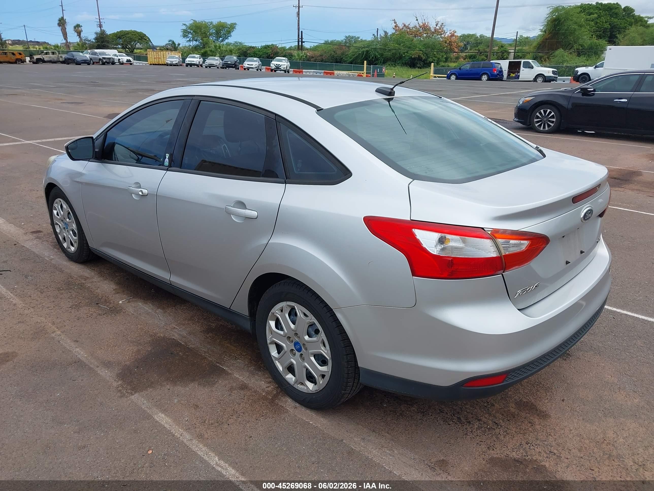 2012 Ford Focus Se Silver vin: 1FAHP3F20CL146559