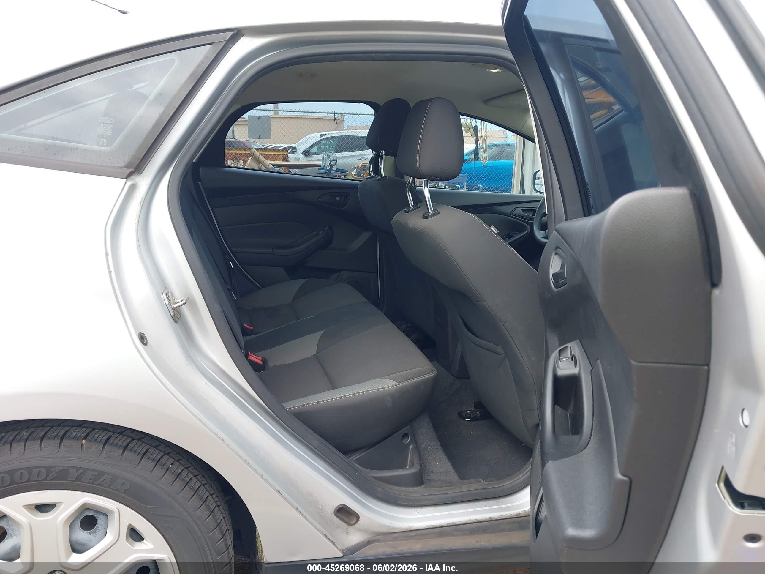 2012 Ford Focus Se Silver vin: 1FAHP3F20CL146559