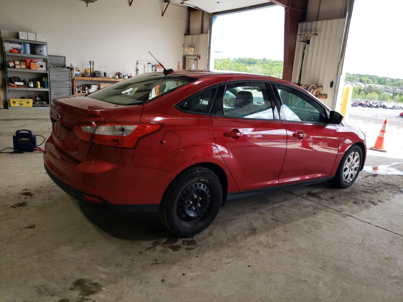 2012 Ford Focus Red vin: 1FAHP3F20CL150059
