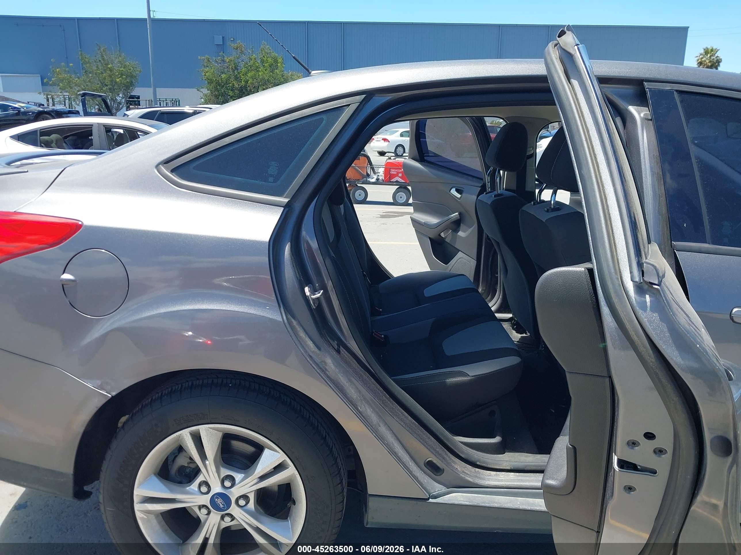 2012 Ford Focus Se Gray vin: 1FAHP3F20CL175222