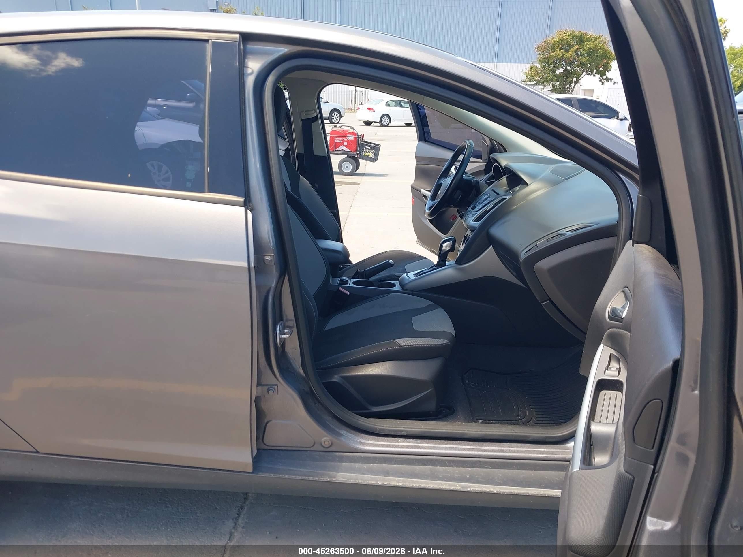 2012 Ford Focus Se Gray vin: 1FAHP3F20CL175222