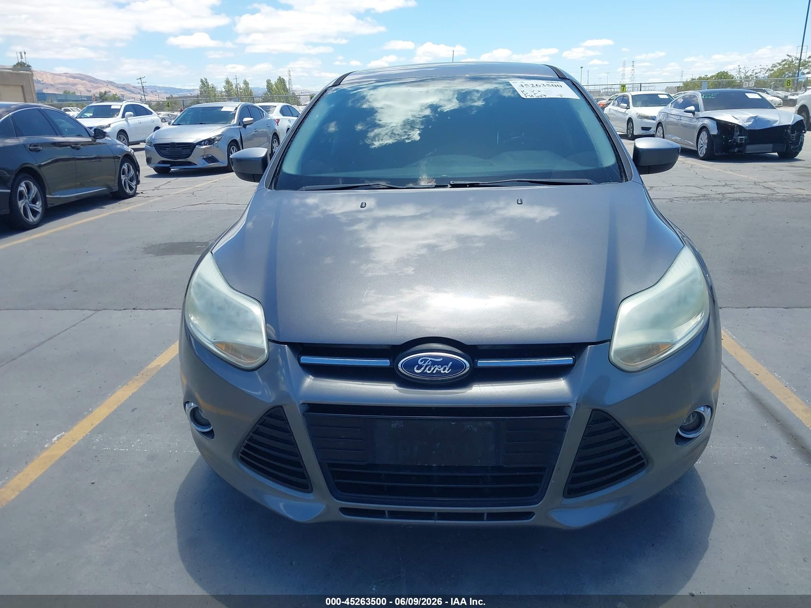 2012 Ford Focus Se Gray vin: 1FAHP3F20CL175222