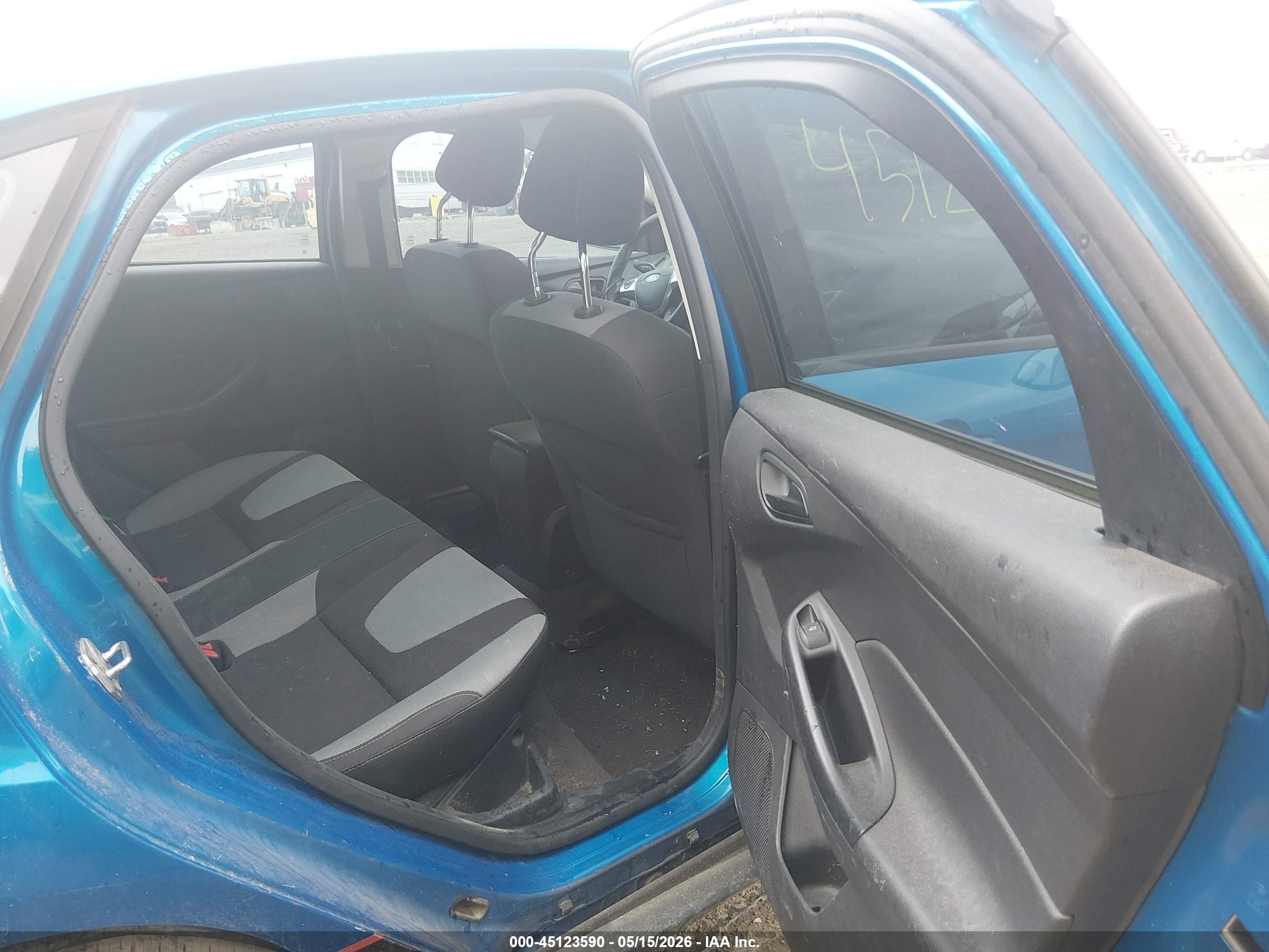 2012 Ford Focus Se Blue vin: 1FAHP3F20CL187919
