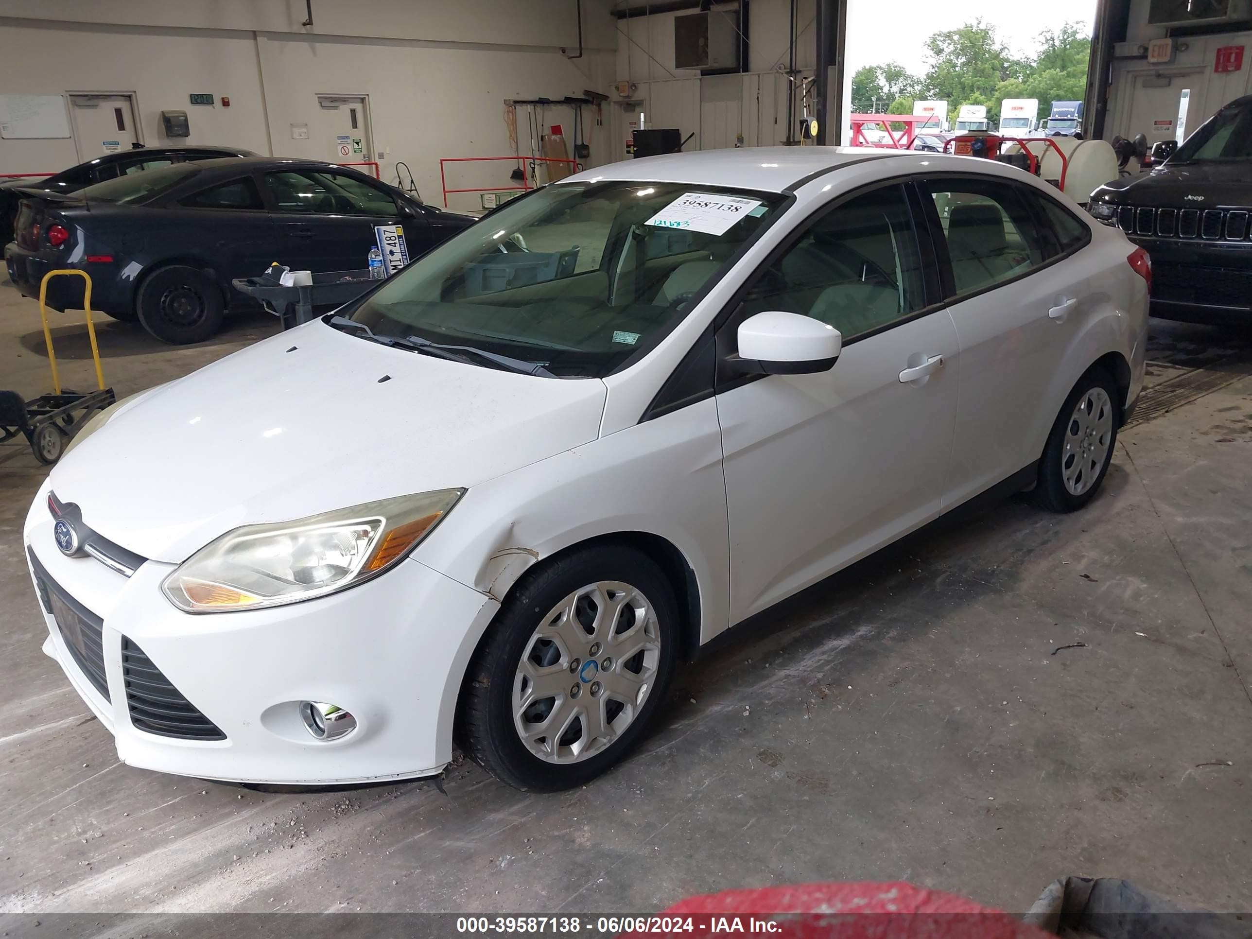 2012 Ford Focus Se Белый vin: 1FAHP3F20CL195809