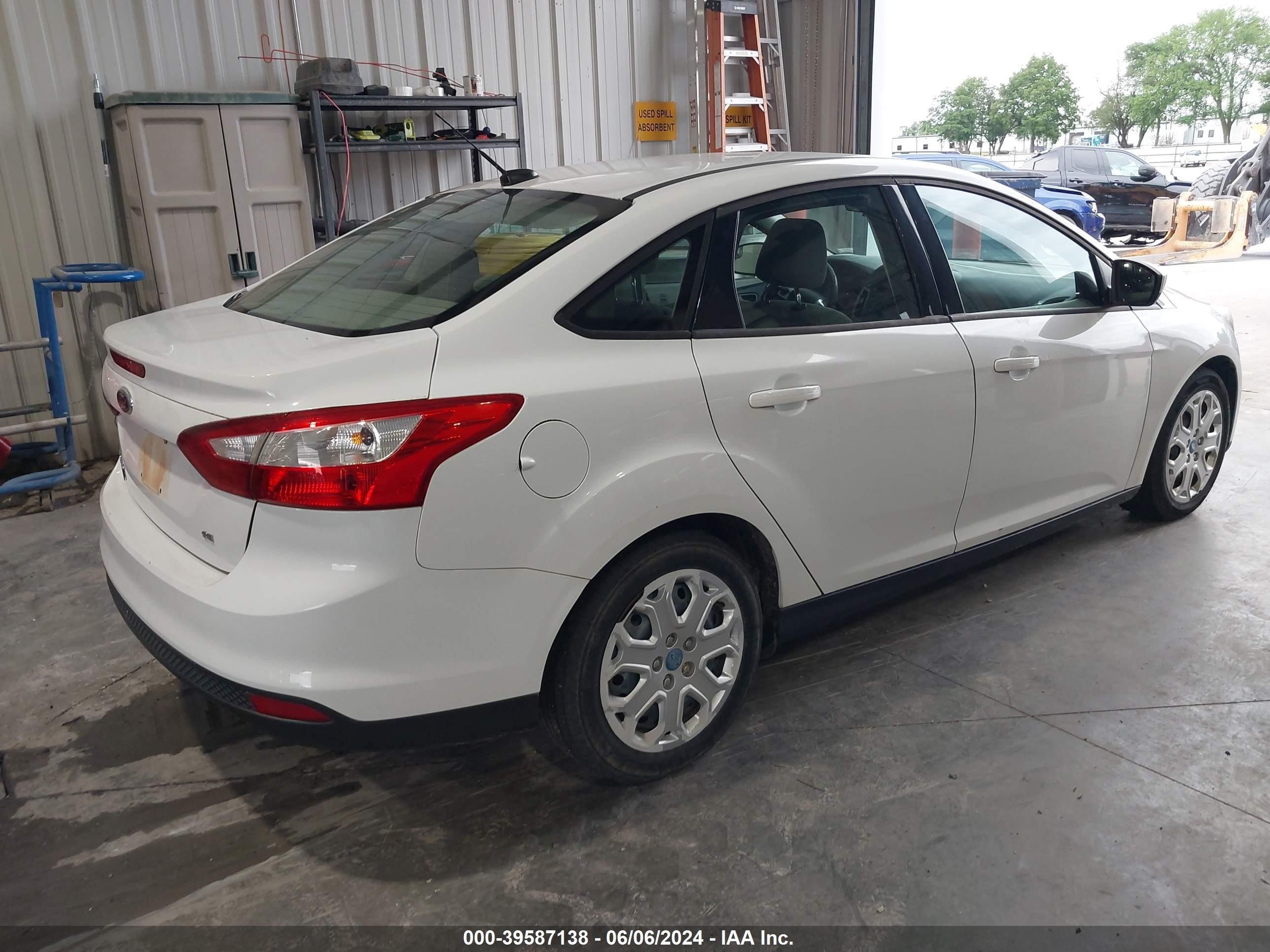 2012 Ford Focus Se Белый vin: 1FAHP3F20CL195809