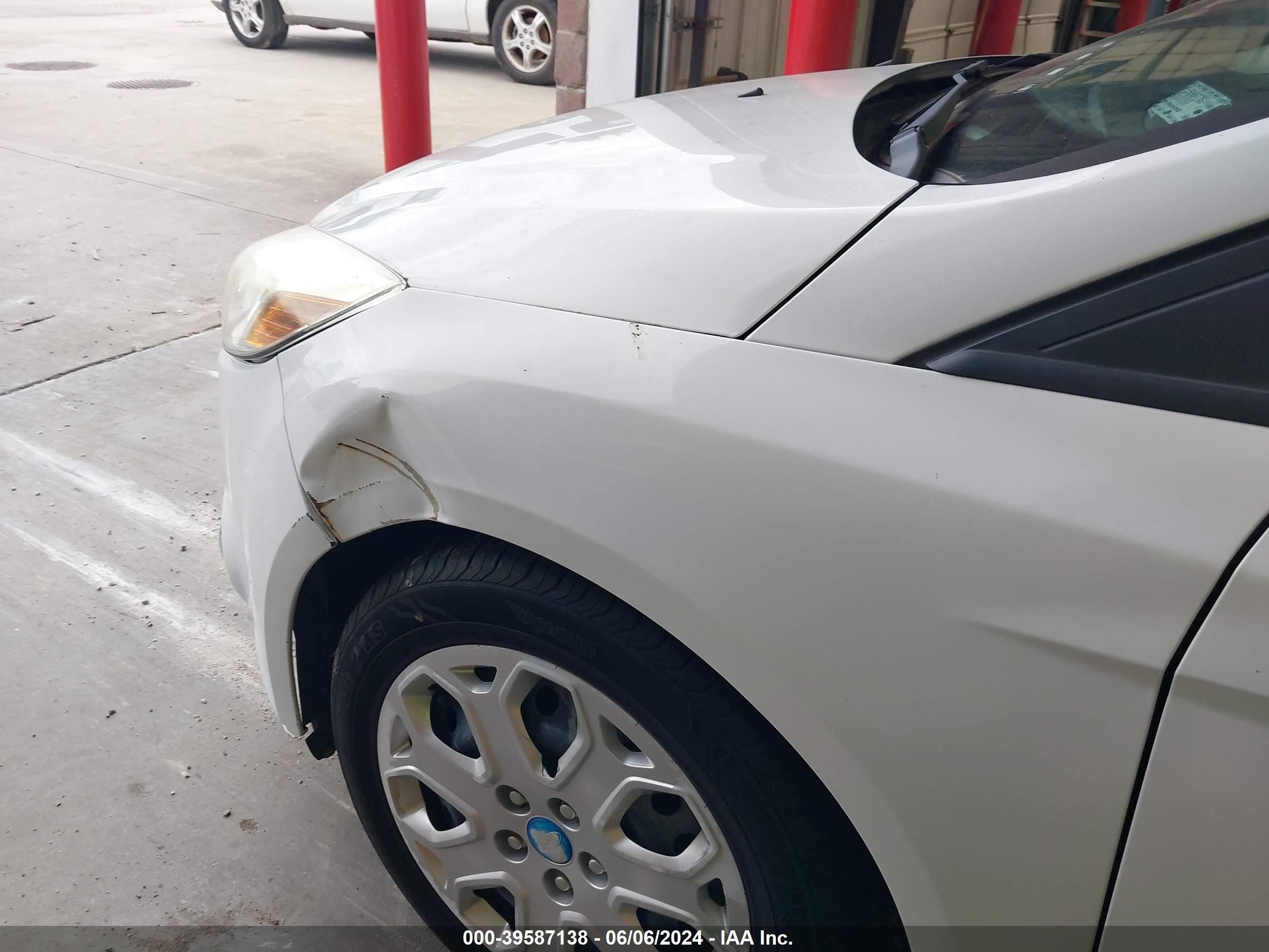 2012 Ford Focus Se Белый vin: 1FAHP3F20CL195809