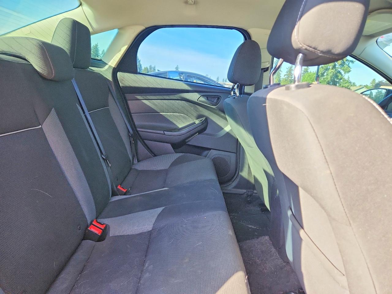 2012 Ford Focus Se Gray vin: 1FAHP3F20CL237606