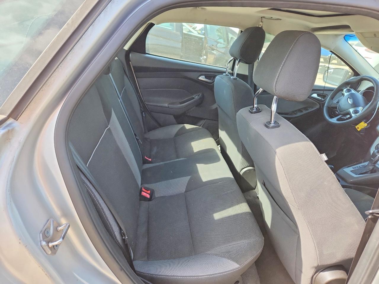 2012 Ford Focus Se Silver vin: 1FAHP3F20CL282948