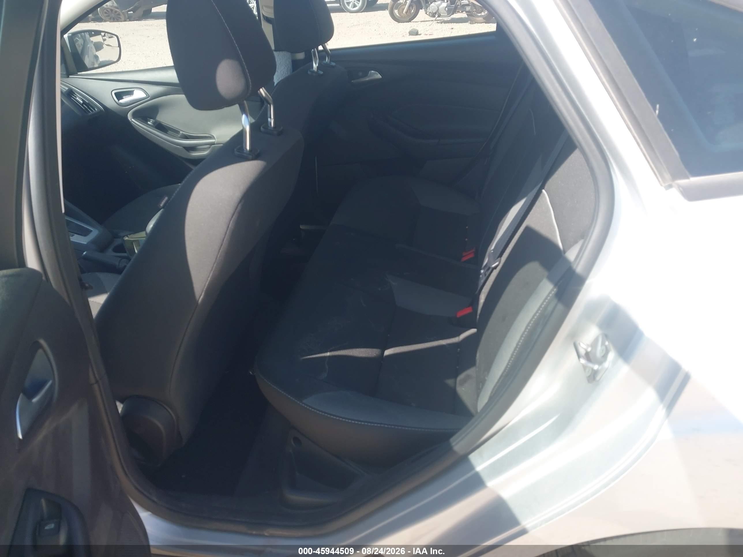 2012 Ford Focus Se Silver vin: 1FAHP3F20CL284327