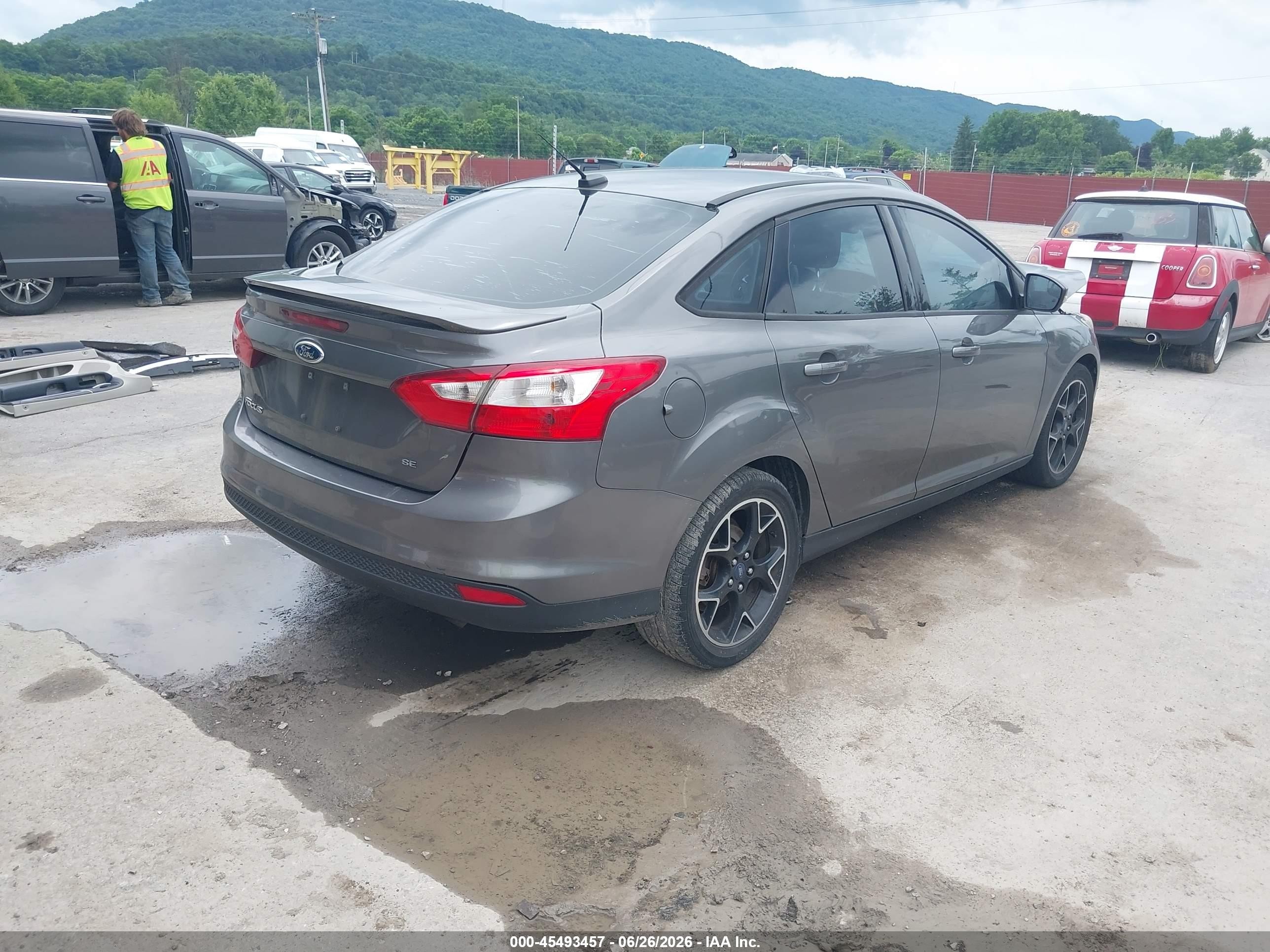 2012 Ford Focus Se Gray vin: 1FAHP3F20CL303507