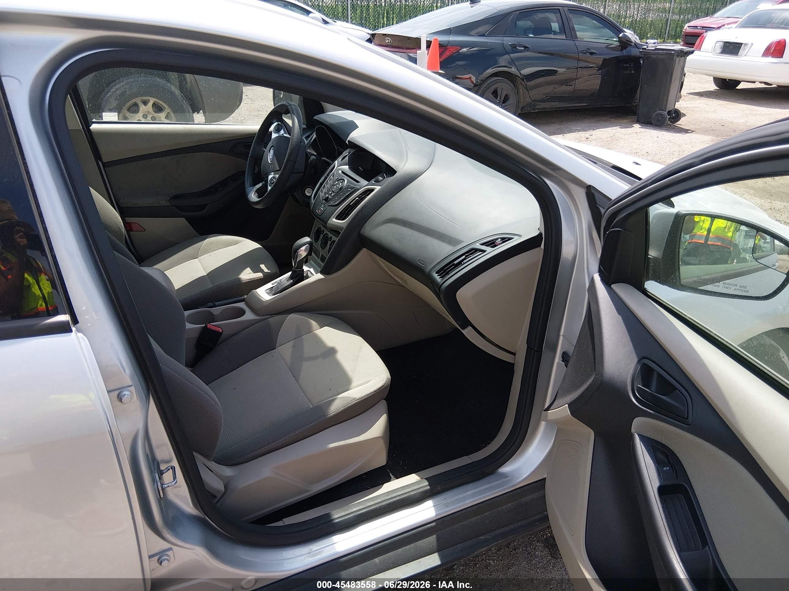 2012 Ford Focus Se Silver vin: 1FAHP3F20CL372410