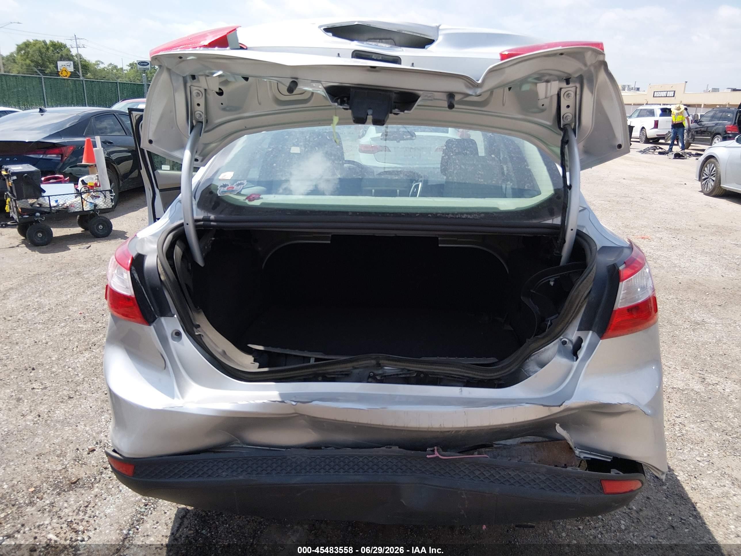 2012 Ford Focus Se Silver vin: 1FAHP3F20CL372410
