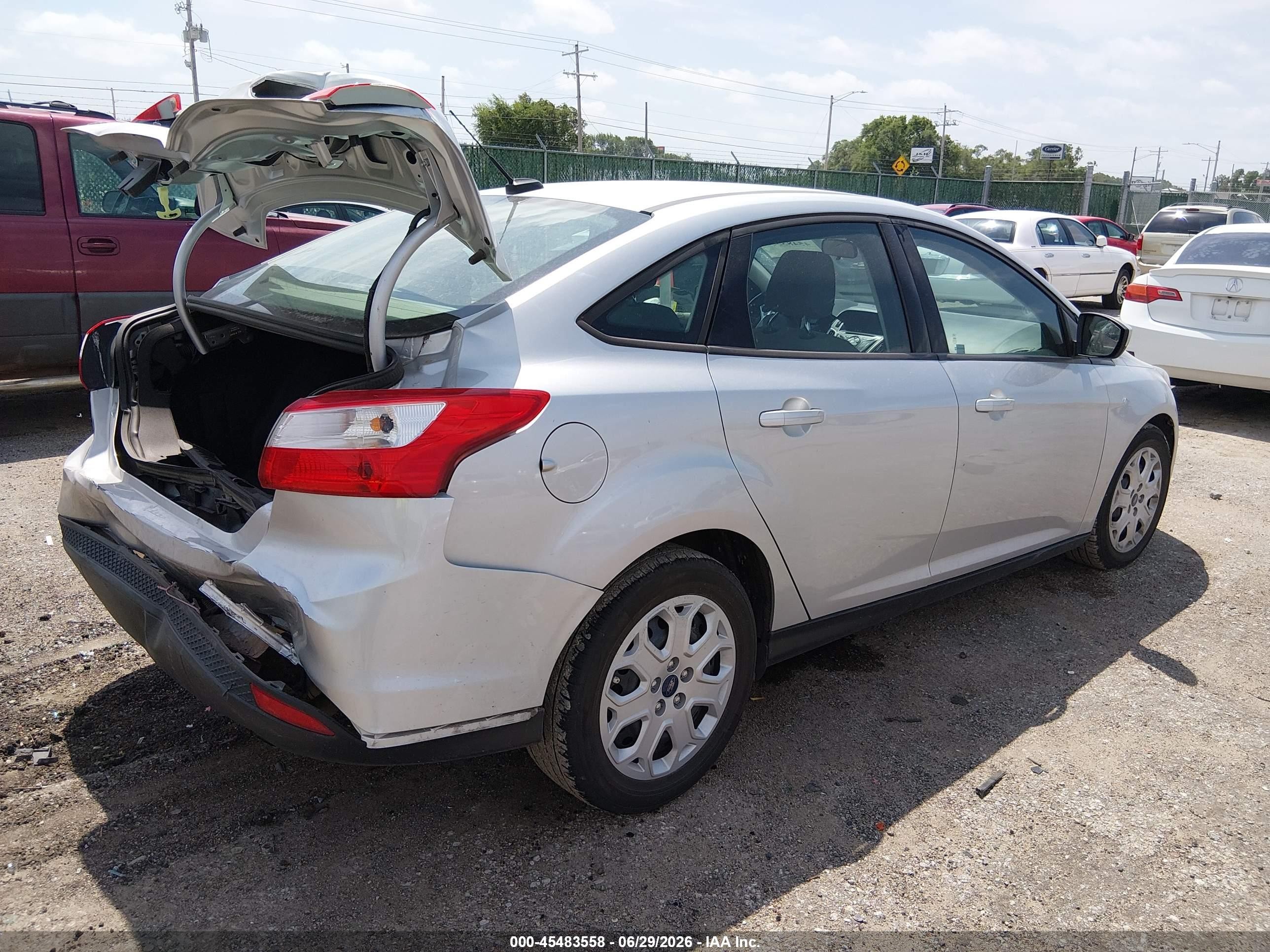 2012 Ford Focus Se Silver vin: 1FAHP3F20CL372410