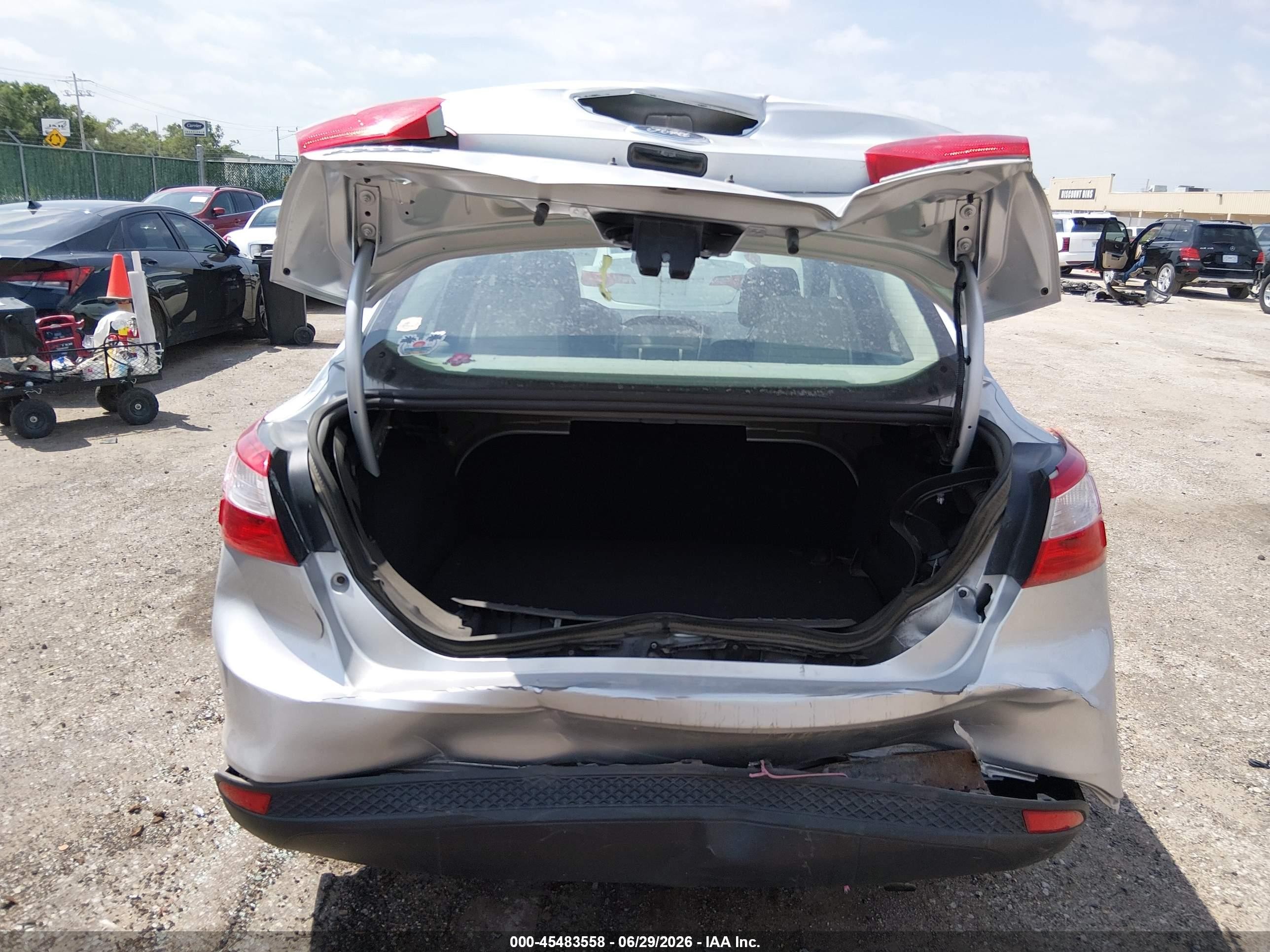 2012 Ford Focus Se Silver vin: 1FAHP3F20CL372410