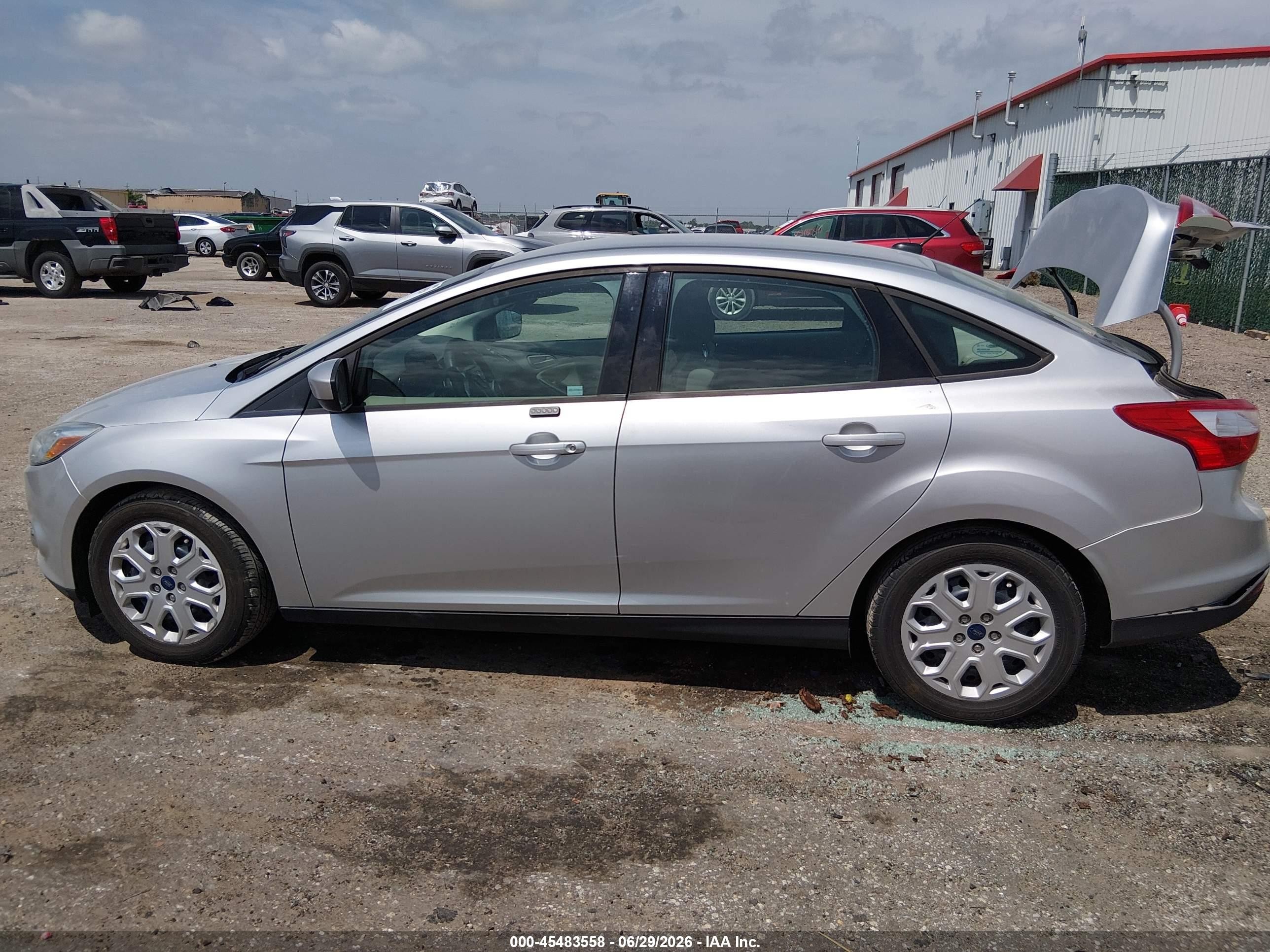 2012 Ford Focus Se Silver vin: 1FAHP3F20CL372410