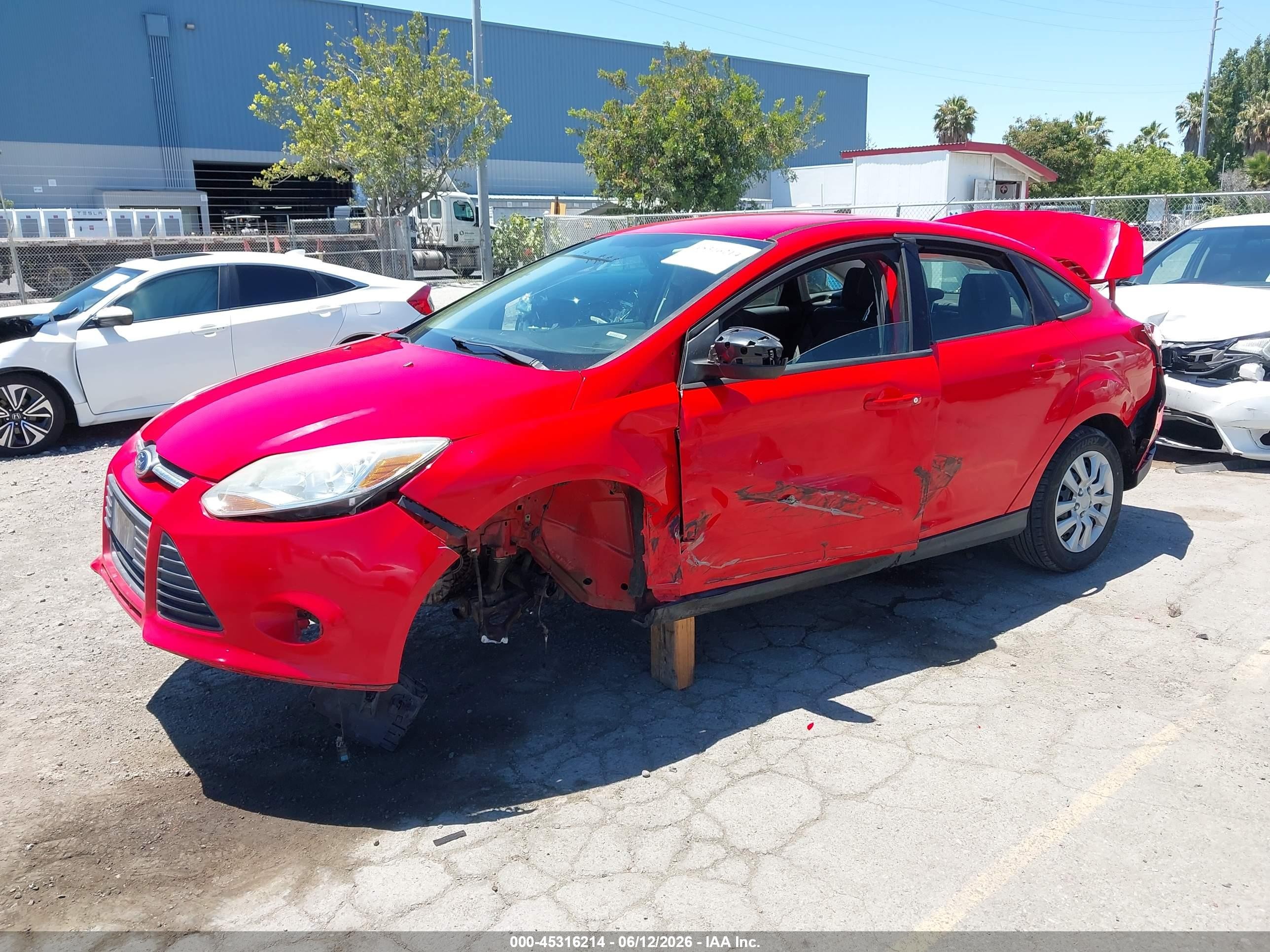 2012 Ford Focus Se Red vin: 1FAHP3F20CL382659