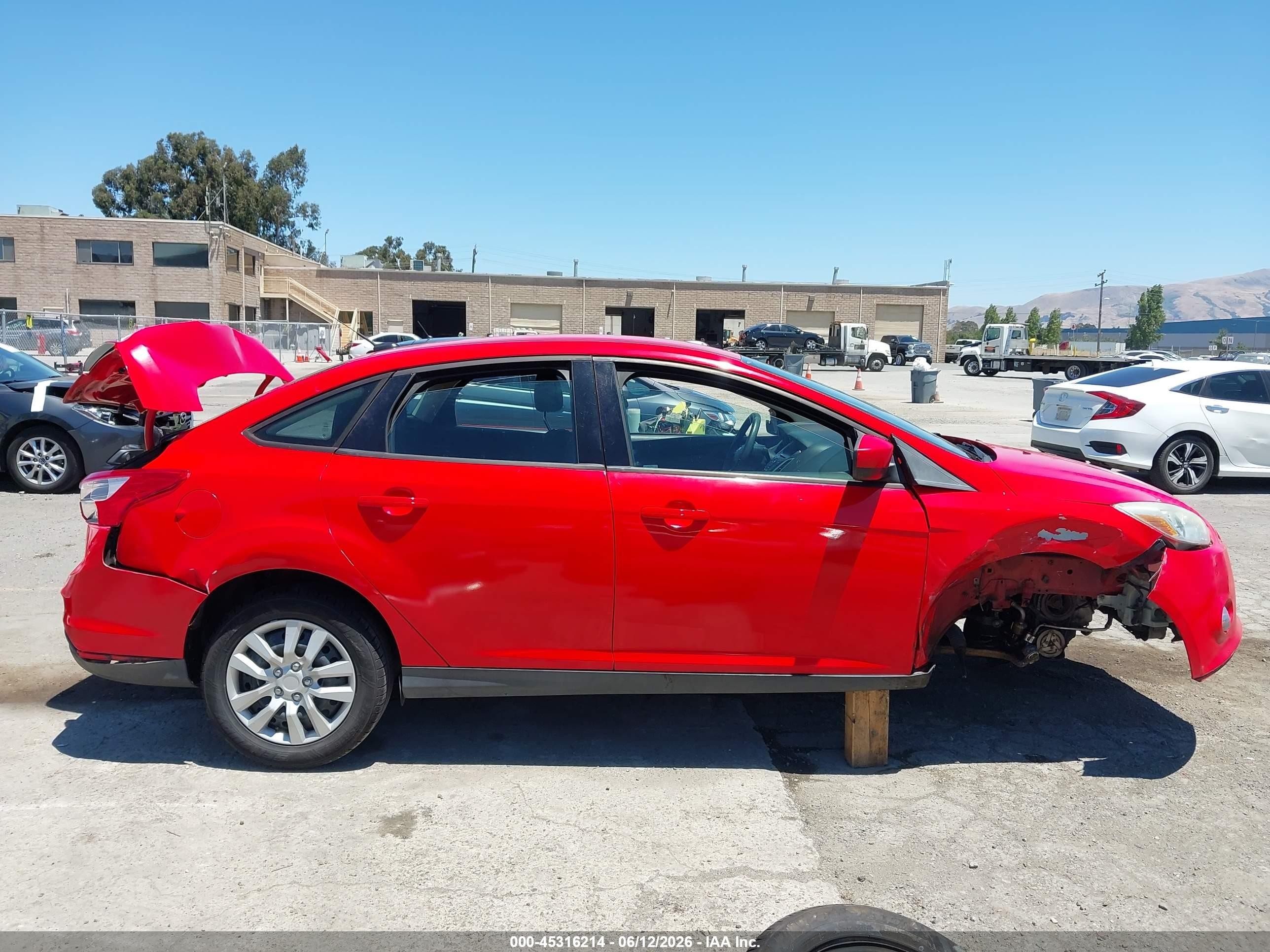 2012 Ford Focus Se Red vin: 1FAHP3F20CL382659