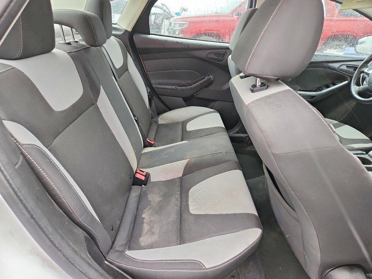 2012 Ford Focus Se White vin: 1FAHP3F20CL399980