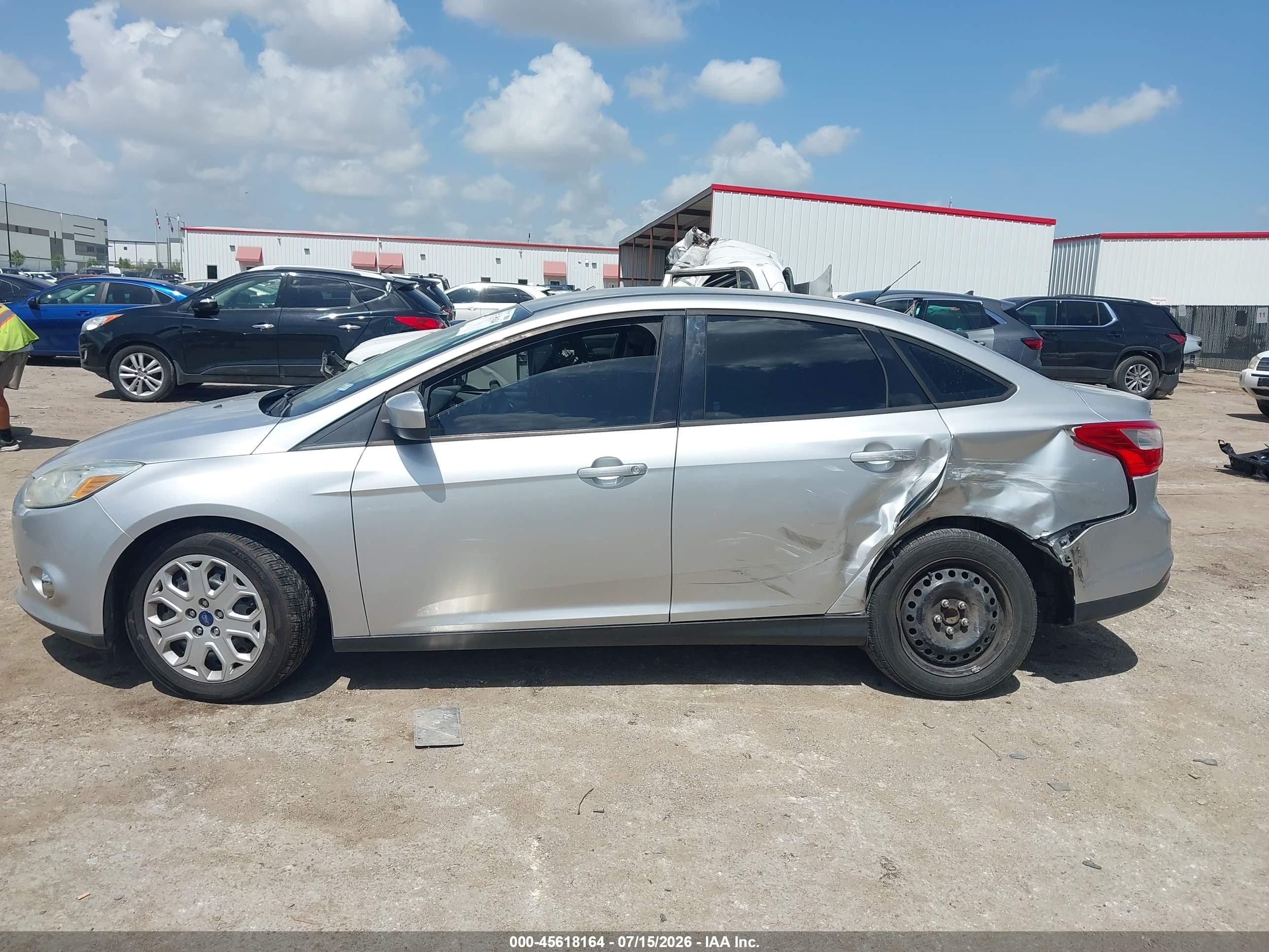 2012 Ford Focus Se Silver vin: 1FAHP3F20CL422030