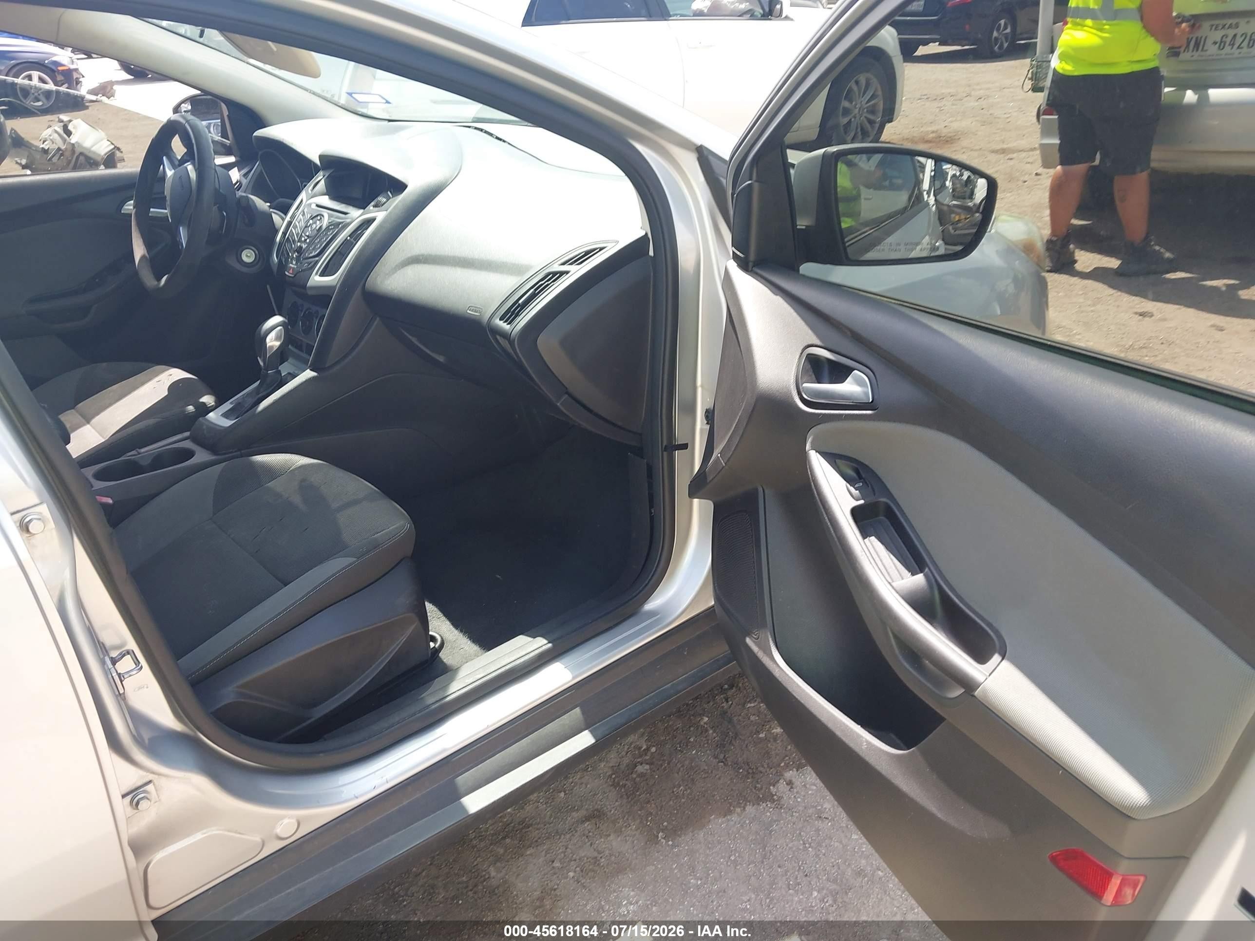 2012 Ford Focus Se Silver vin: 1FAHP3F20CL422030