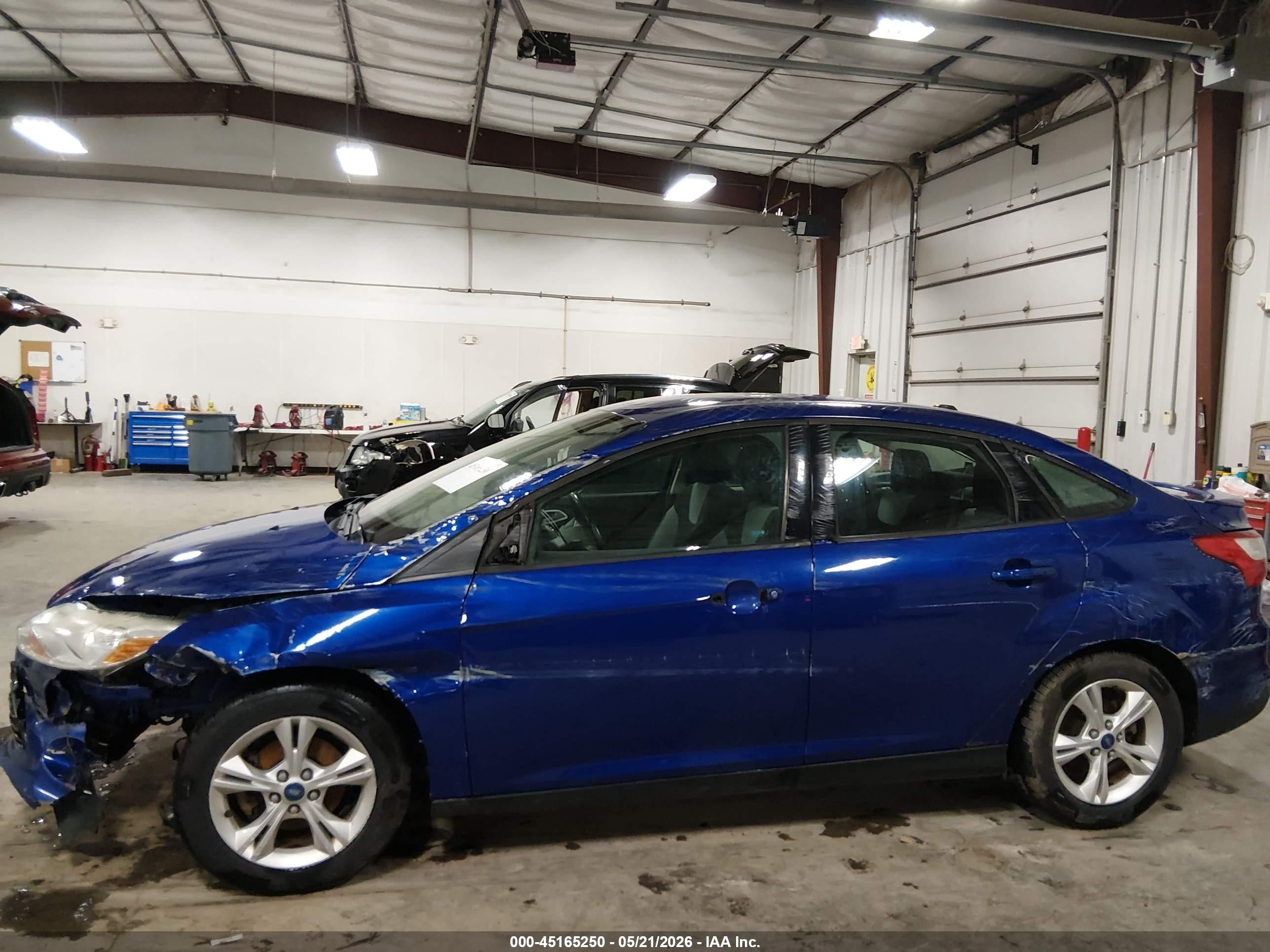 2012 Ford Focus Se Blue vin: 1FAHP3F20CL464990