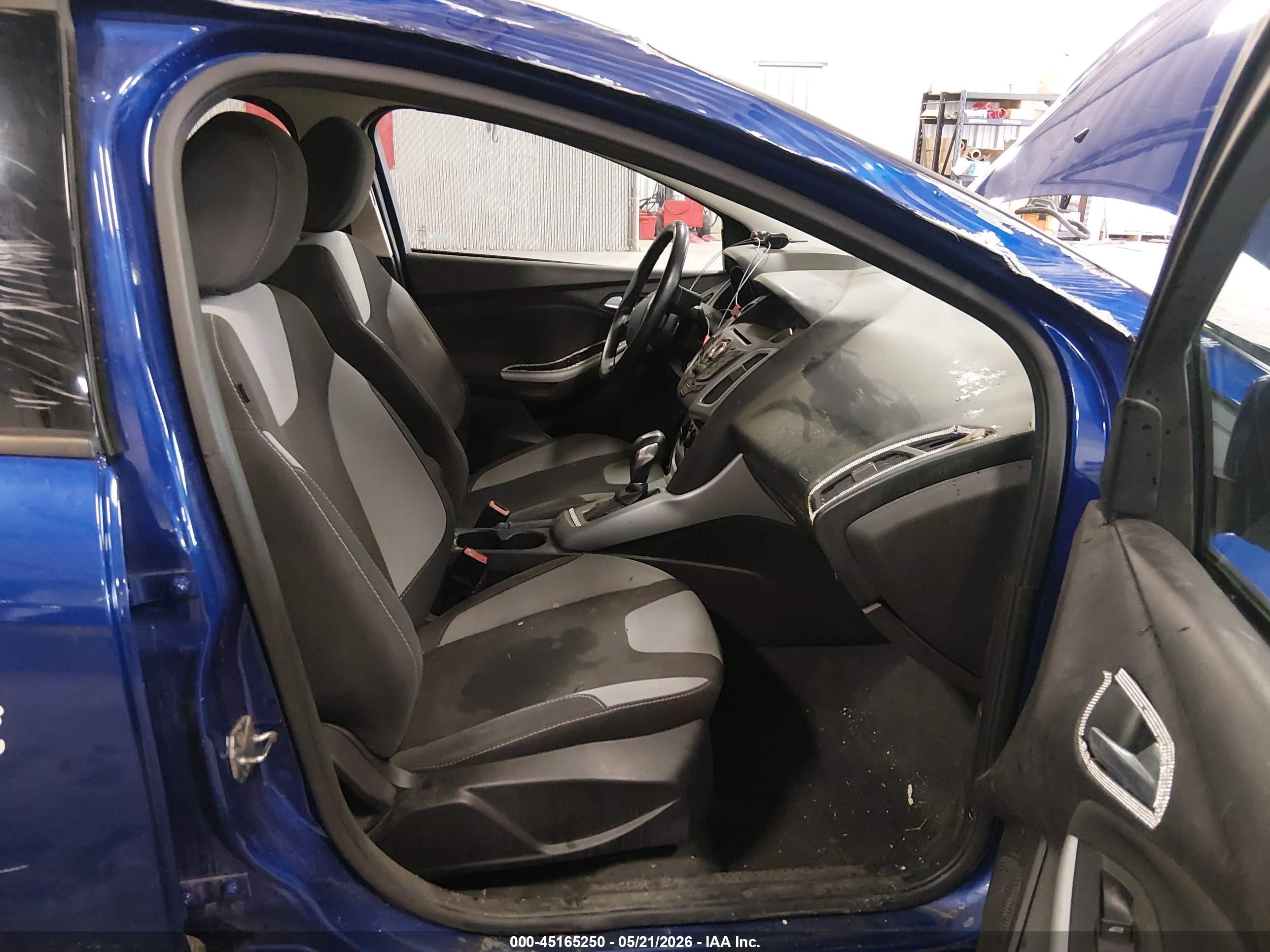 2012 Ford Focus Se Blue vin: 1FAHP3F20CL464990