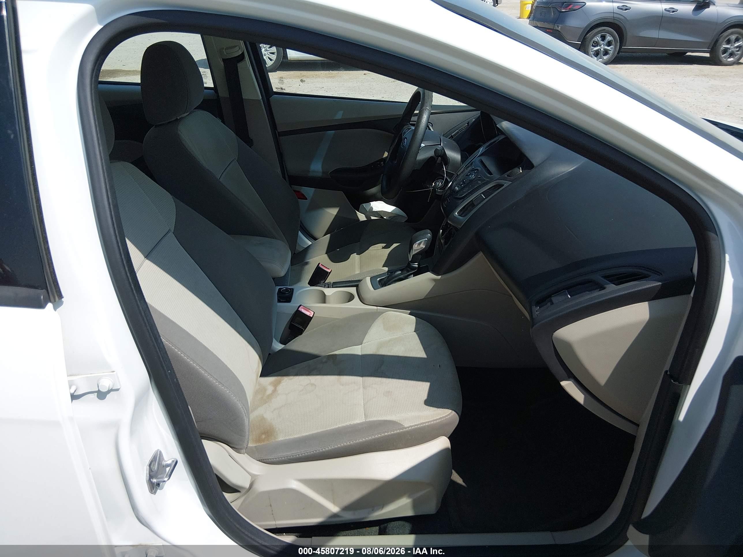 2012 Ford Focus Se Белый vin: 1FAHP3F20CL478288