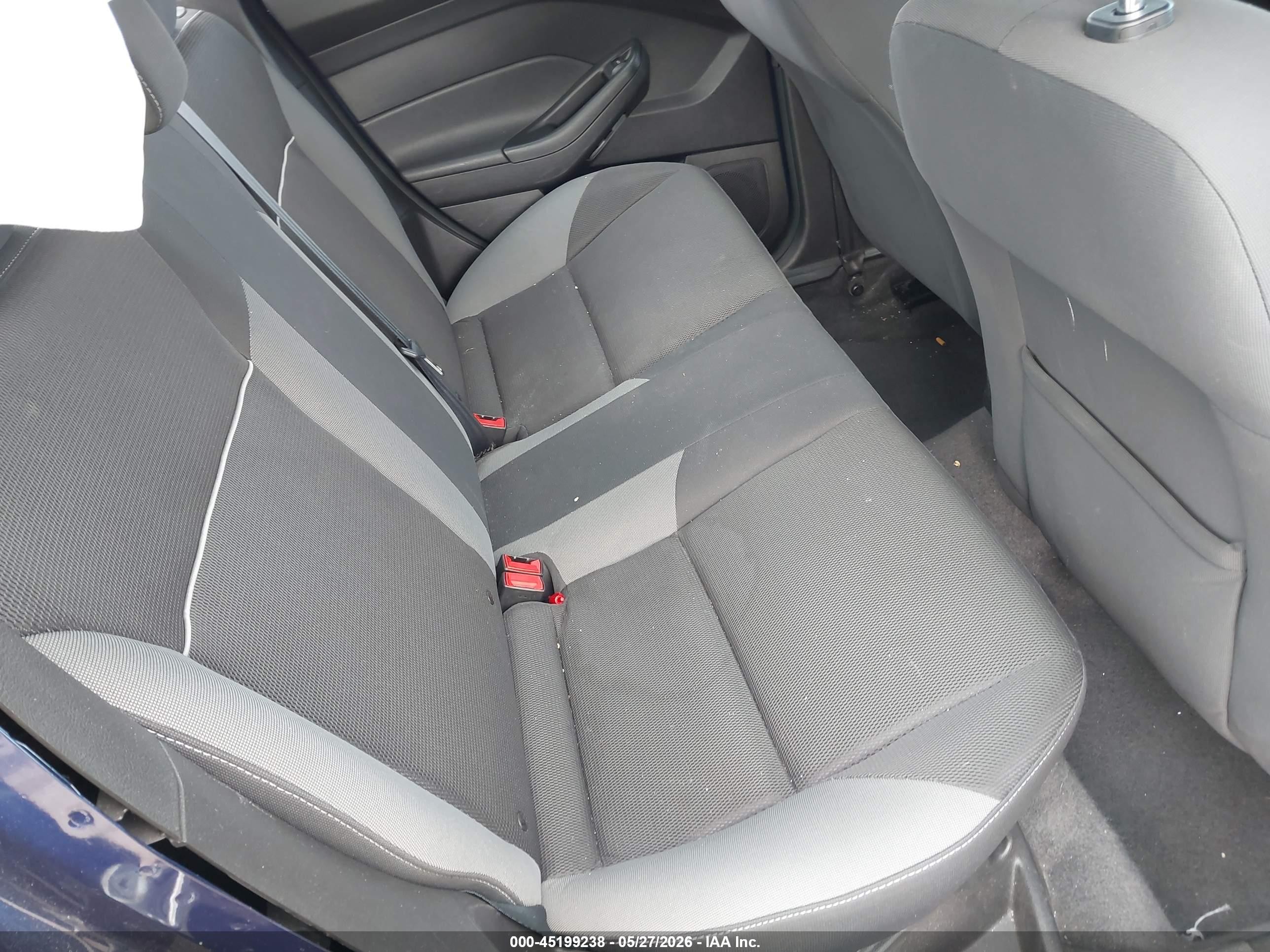 2012 Ford Focus Se Blue vin: 1FAHP3F21CL112288