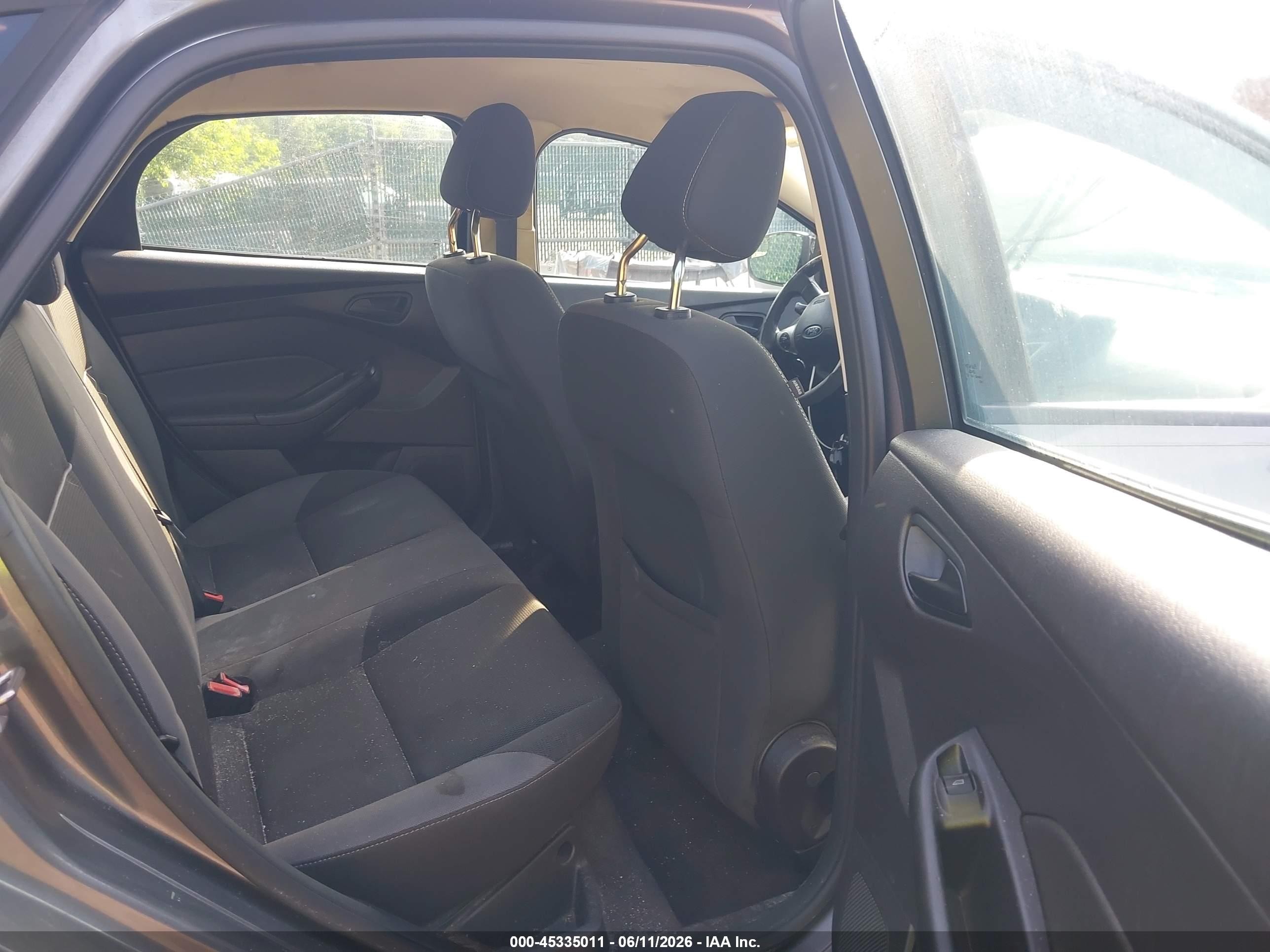 2012 Ford Focus Se Gray vin: 1FAHP3F21CL164245