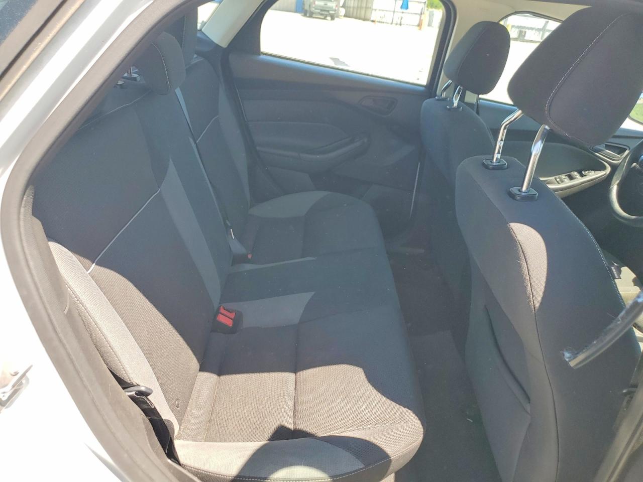 2012 Ford Focus White vin: 1FAHP3F21CL169798