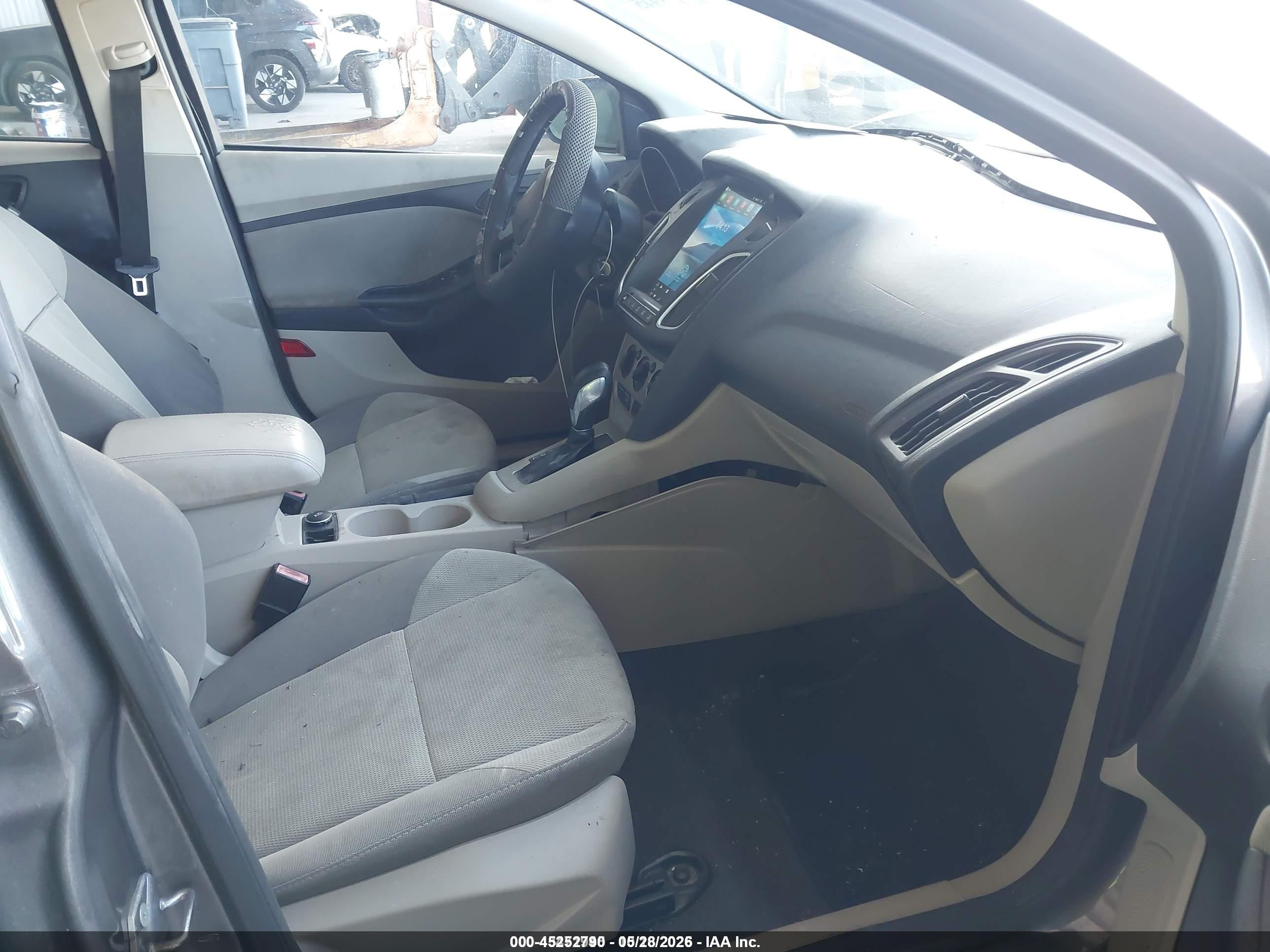 2012 Ford Focus Se Gray vin: 1FAHP3F21CL225044