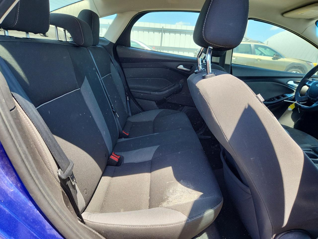 2012 Ford Focus Se Blue vin: 1FAHP3F21CL250428