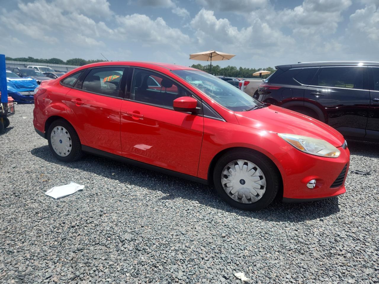 2012 Ford Focus Se Red vin: 1FAHP3F21CL282568