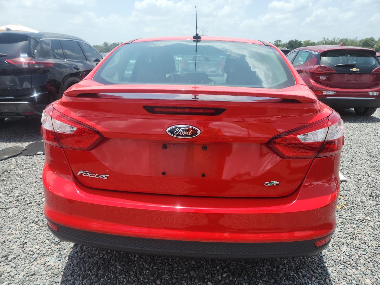 2012 Ford Focus Se Red vin: 1FAHP3F21CL282568