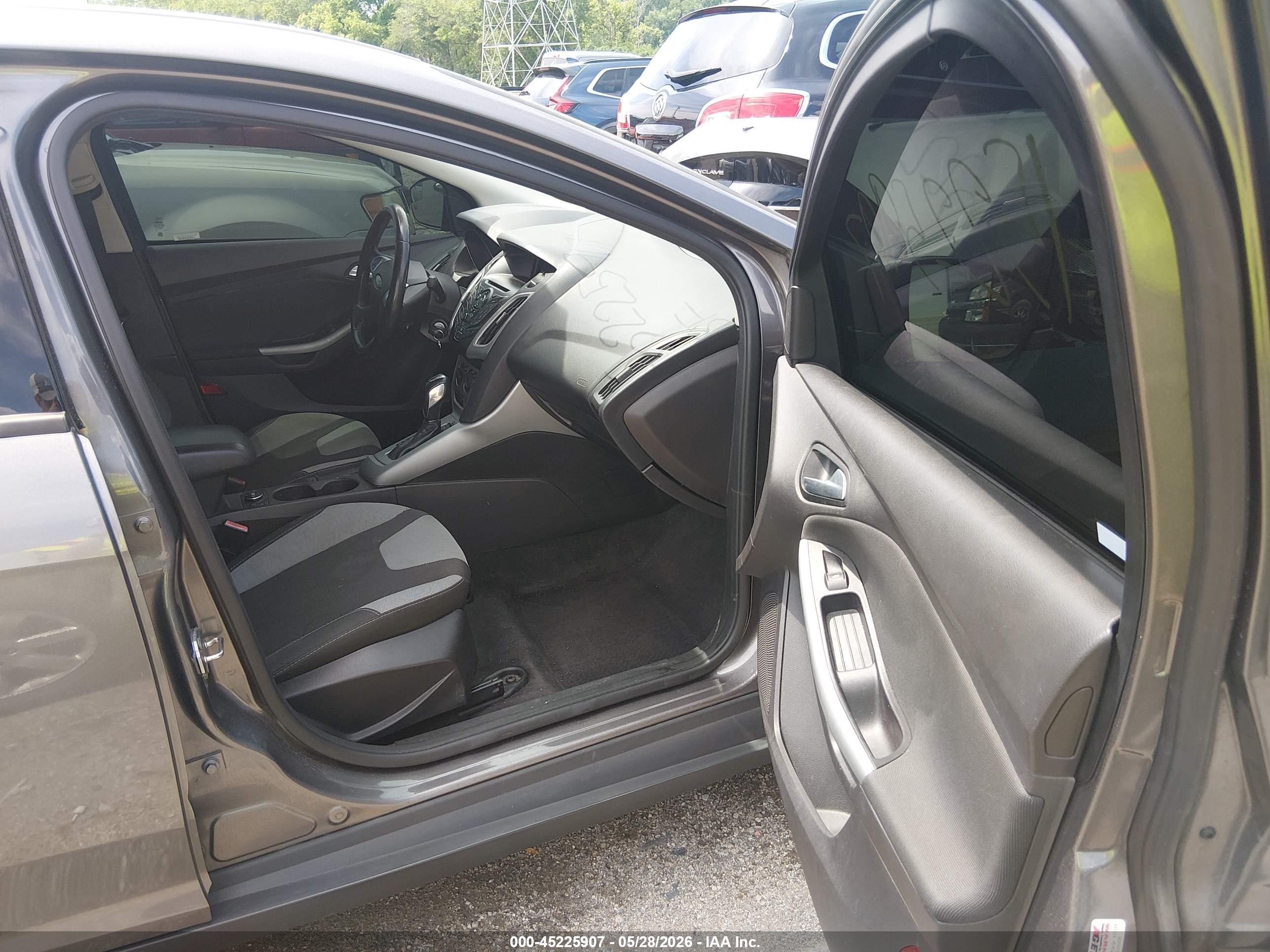 2012 Ford Focus Se Gray vin: 1FAHP3F21CL294347