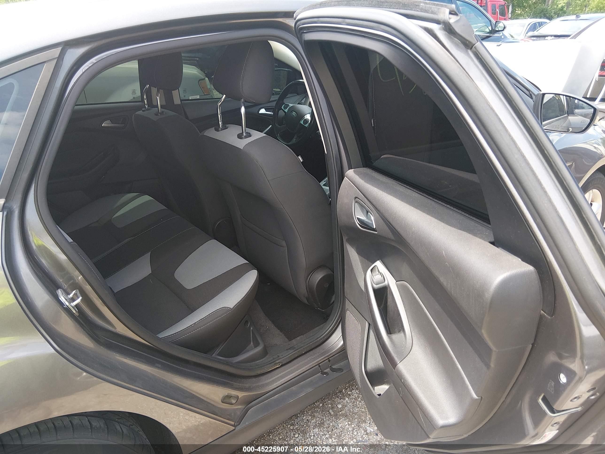2012 Ford Focus Se Gray vin: 1FAHP3F21CL294347