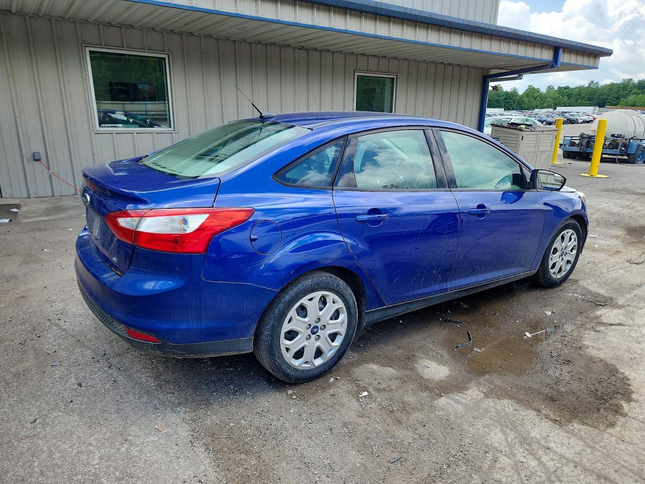 2012 Ford Focus Se Blue vin: 1FAHP3F21CL310272