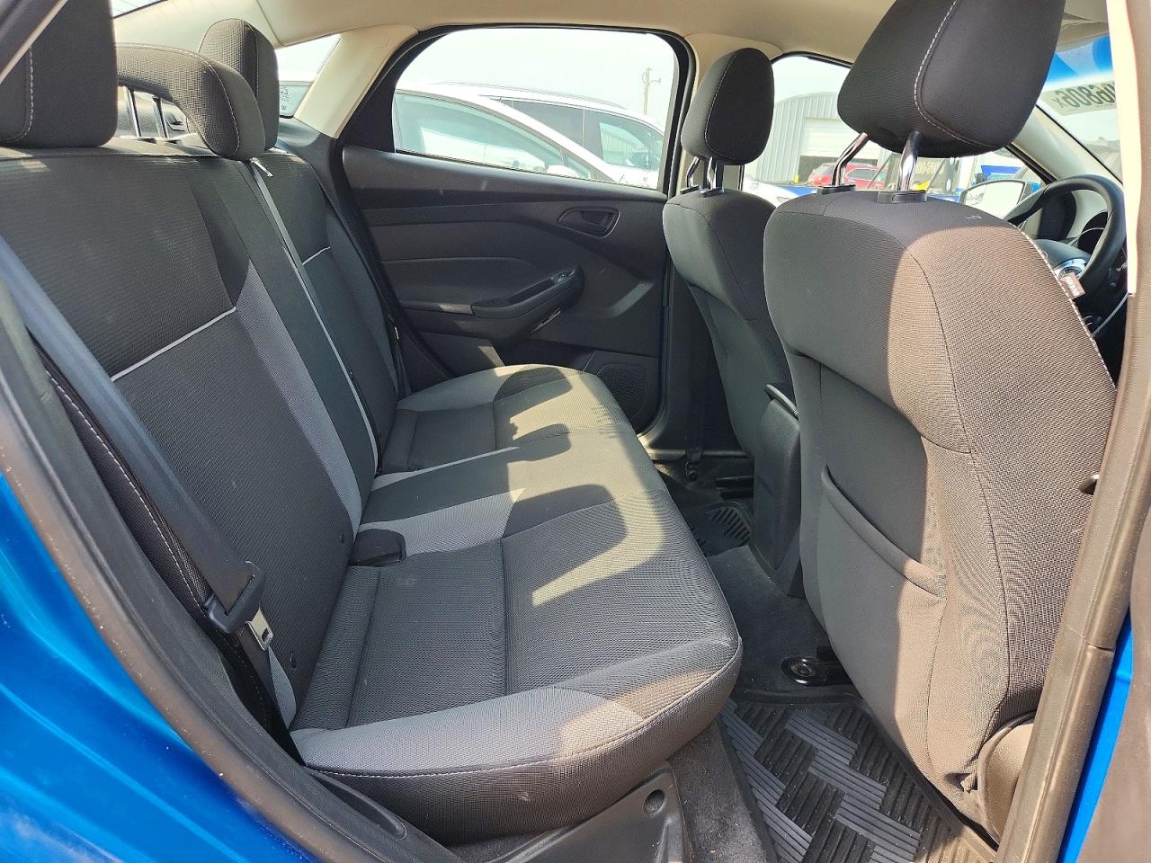2012 Ford Focus Se Blue vin: 1FAHP3F21CL320770