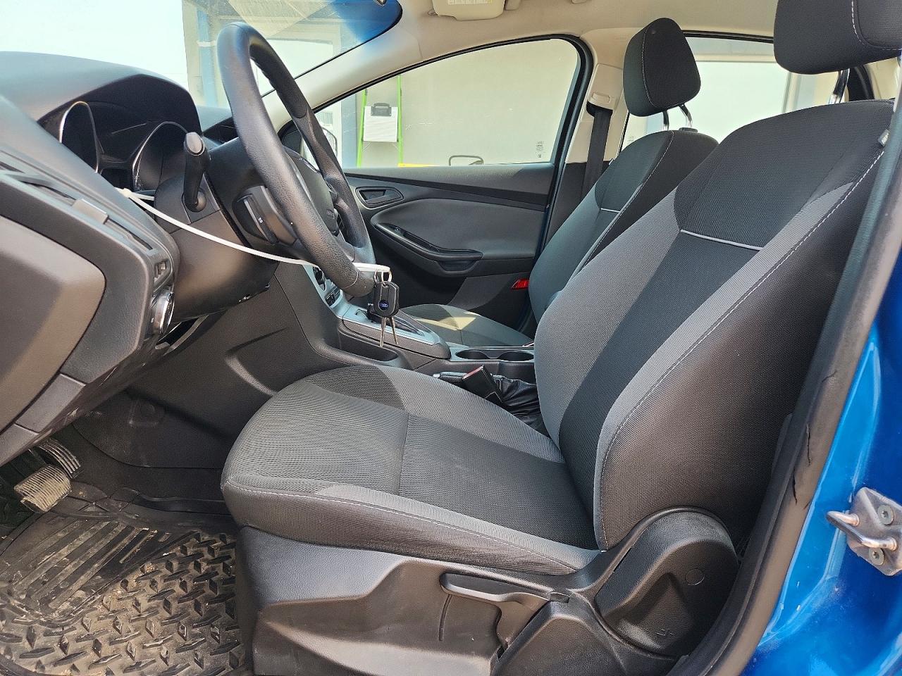 2012 Ford Focus Se Blue vin: 1FAHP3F21CL320770