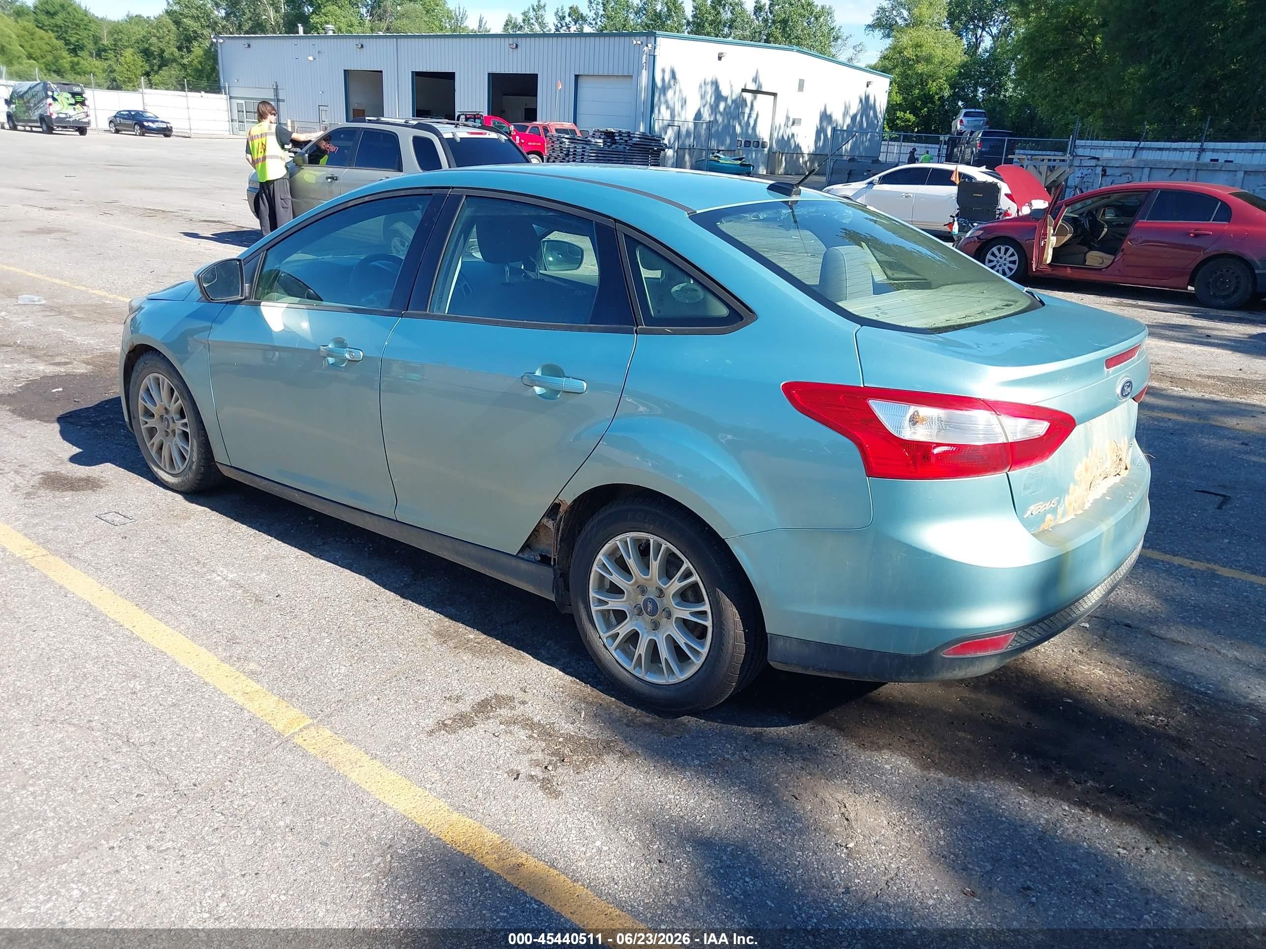2012 Ford Focus Se Teal vin: 1FAHP3F21CL344213