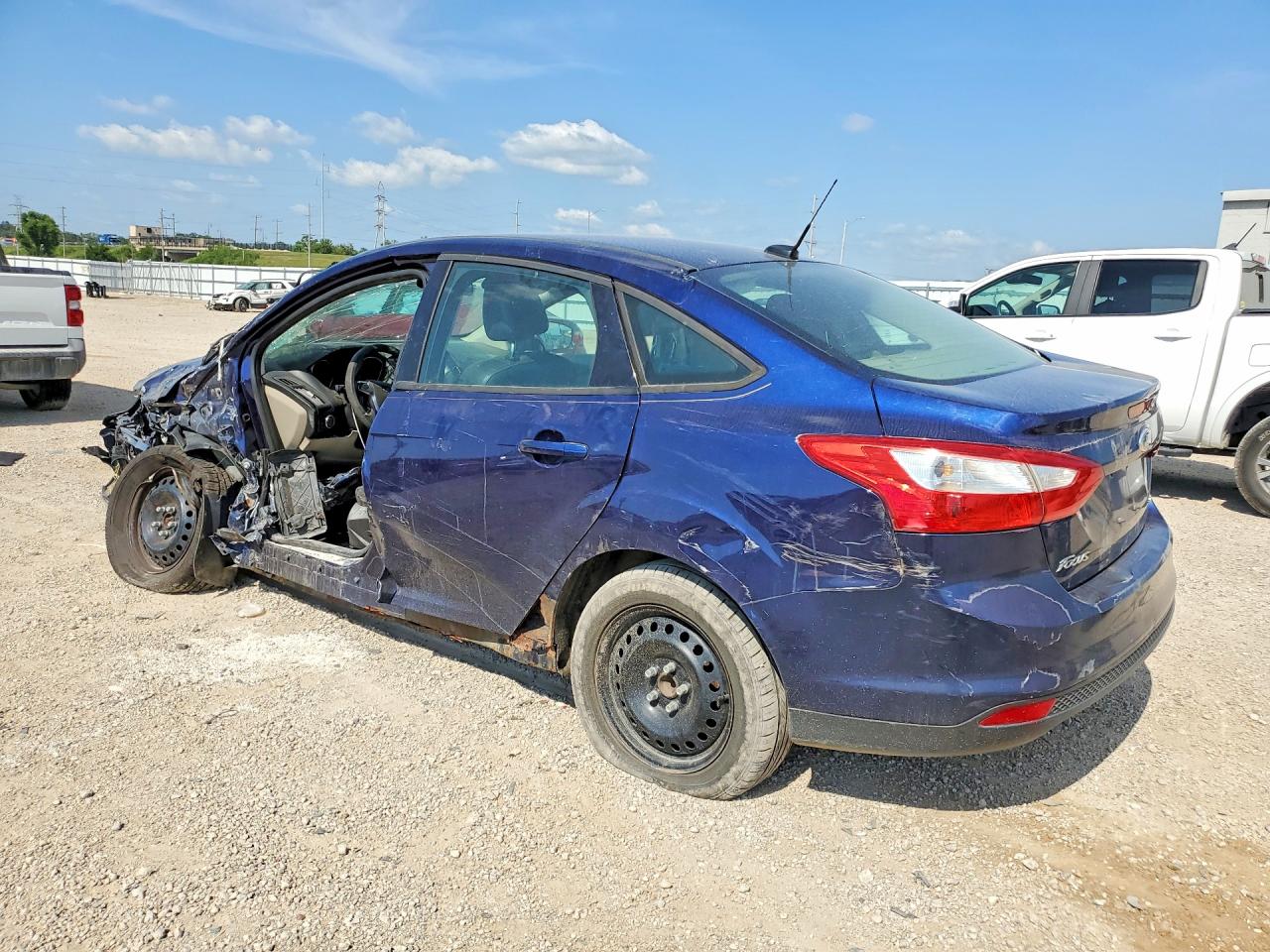 2012 Ford Focus Se Blue vin: 1FAHP3F22CL131559