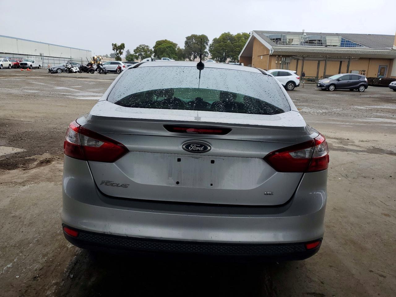 2012 Ford Focus Se Silver vin: 1FAHP3F22CL142321